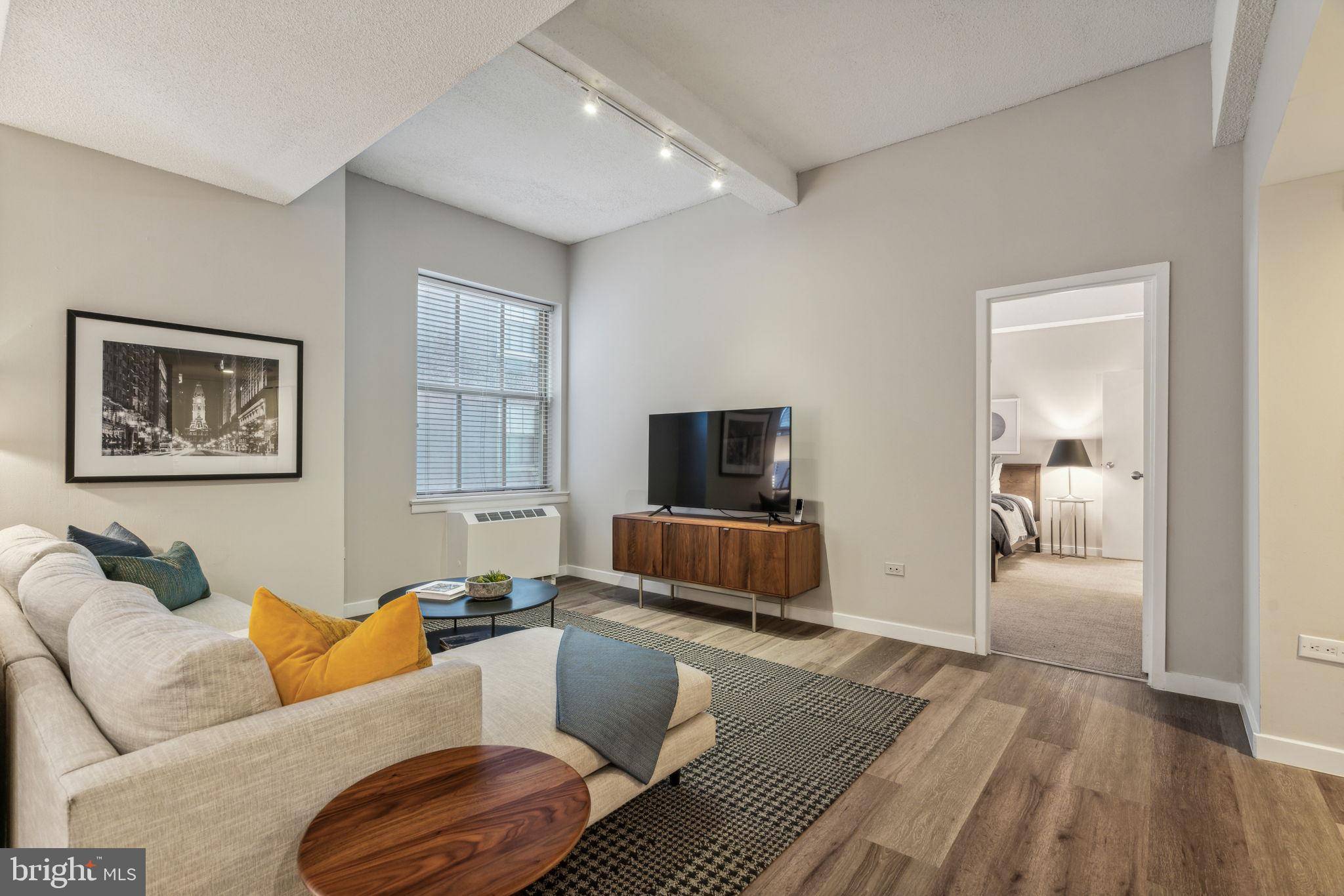Philadelphia, PA 19107,875 SANSOM STREET #1015