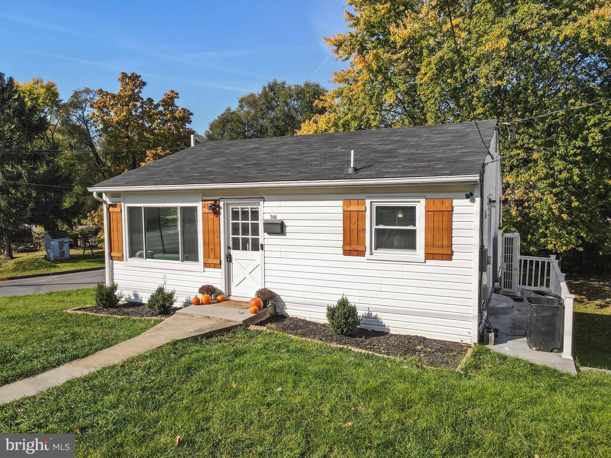 Martinsburg, WV 25404,708 3RD ST
