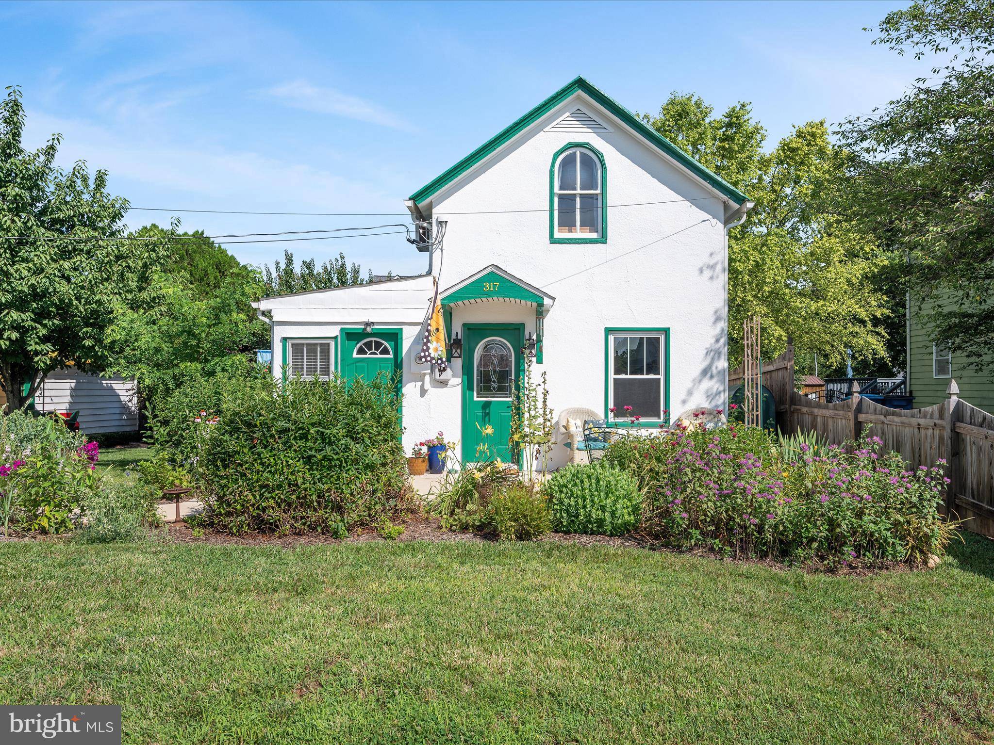Berryville, VA 22611,317 FIRST ST