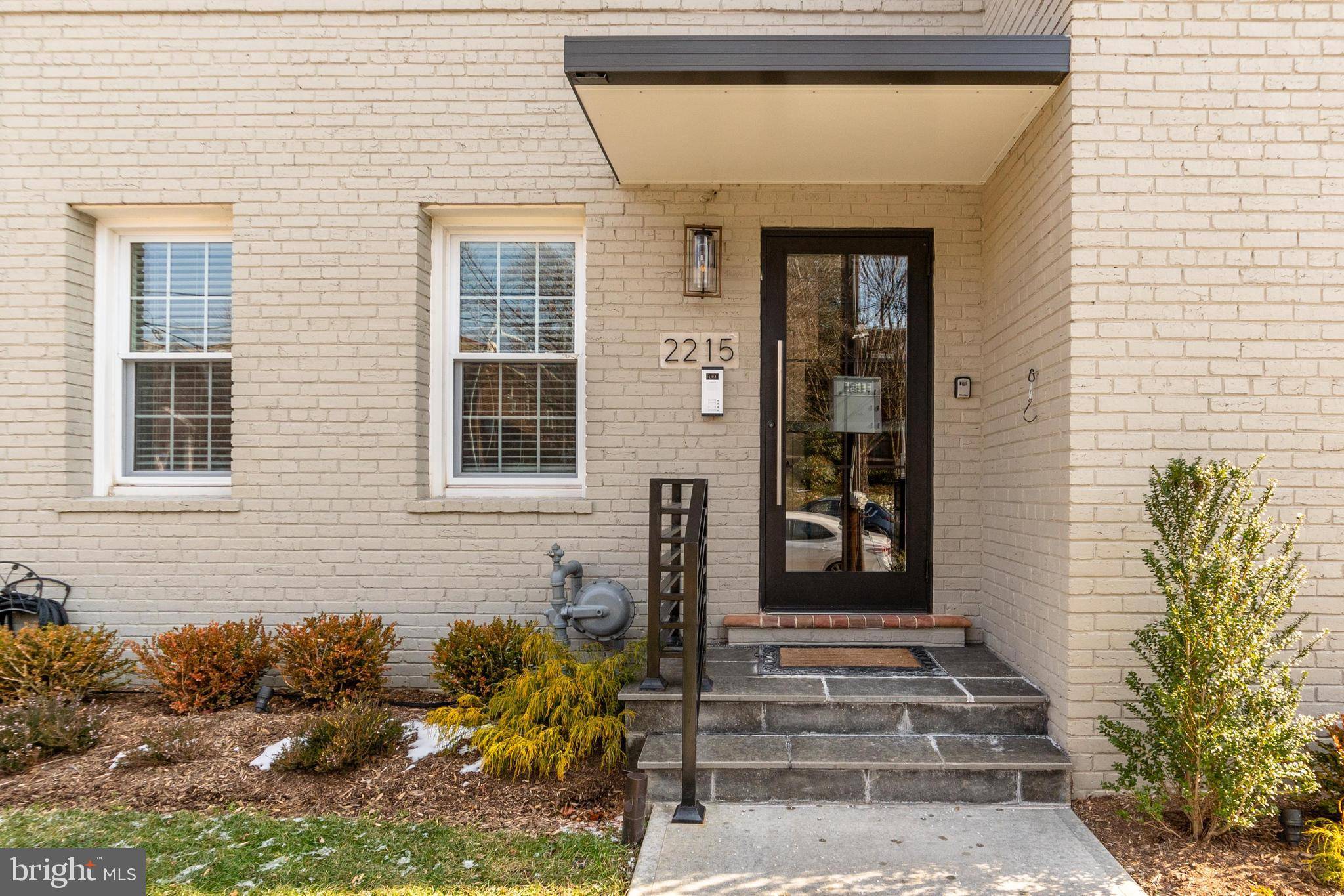 Washington, DC 20007,2215 40TH ST NW #2