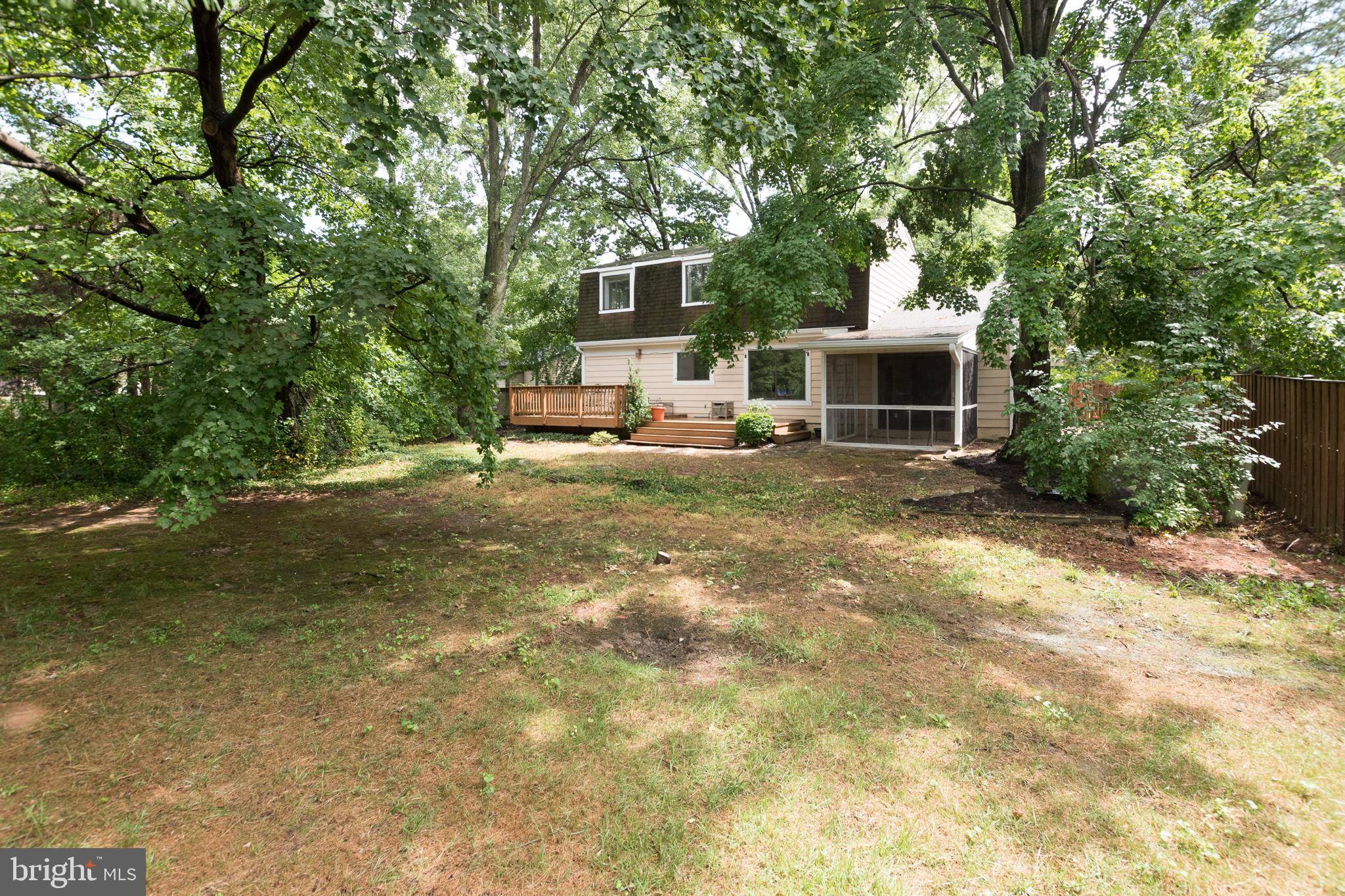 Herndon, VA 20170,515 ASPEN DR