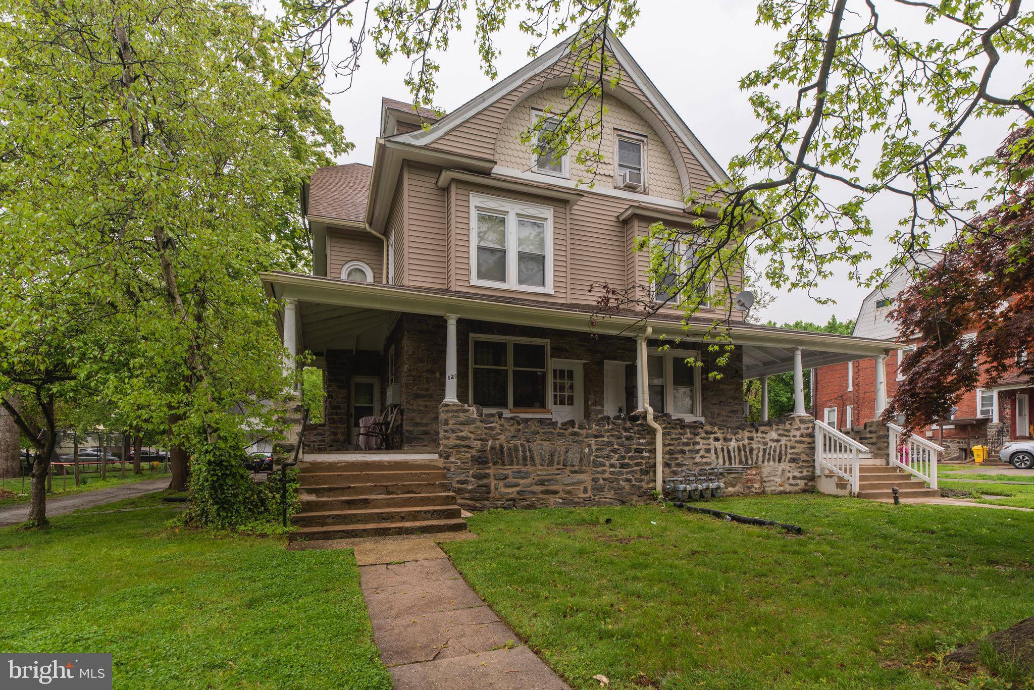 Ardmore, PA 19003,120 WALNUT AVE #3