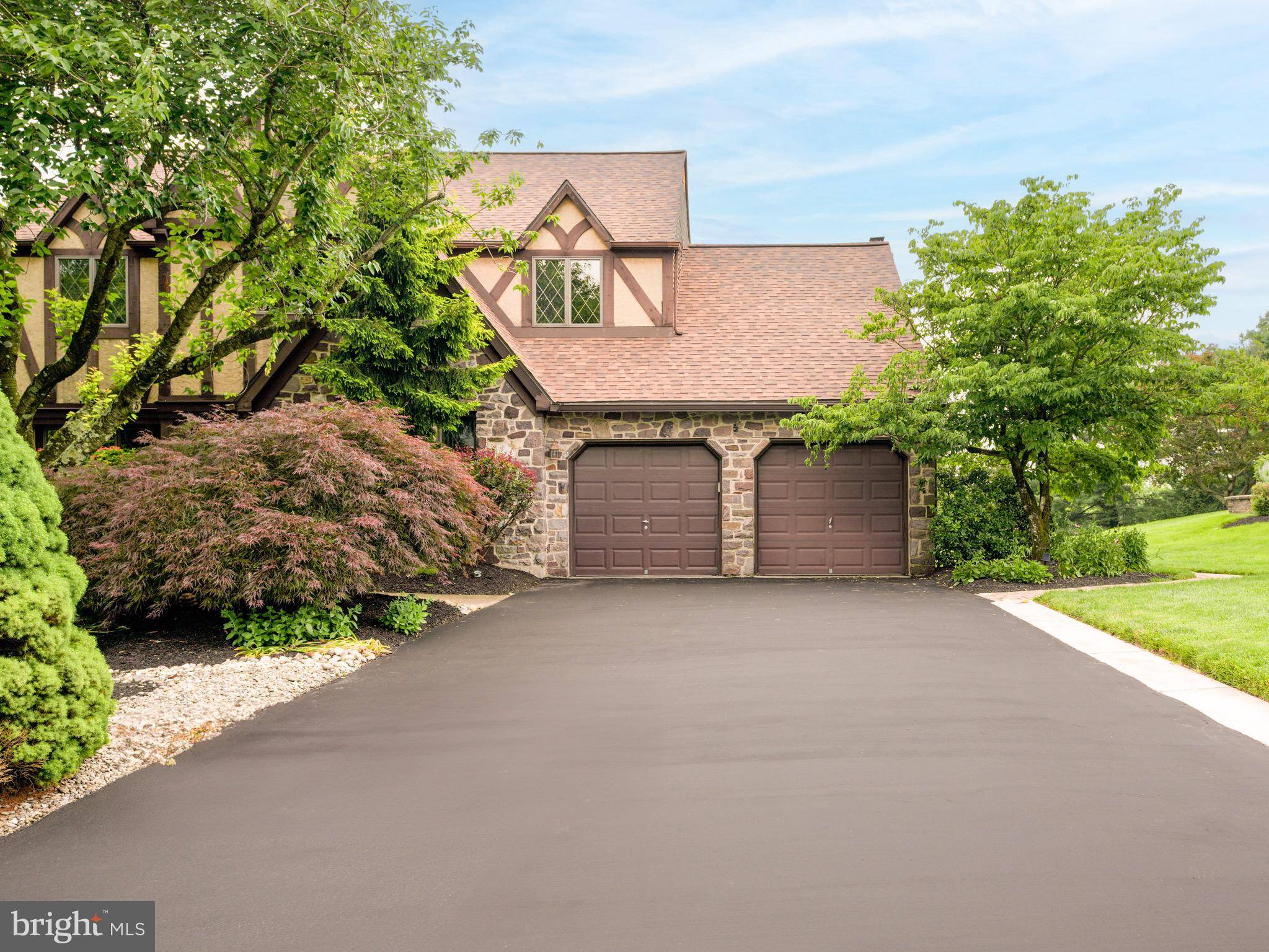 Newtown, PA 18940,13 COLONIAL DR