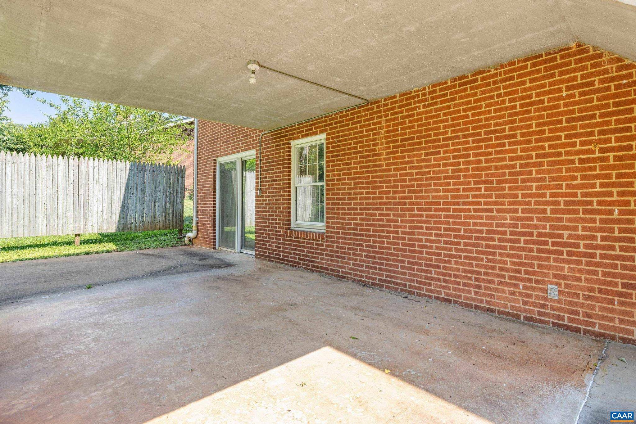 Charlottesville, VA 22901,608 DAVIS AVE