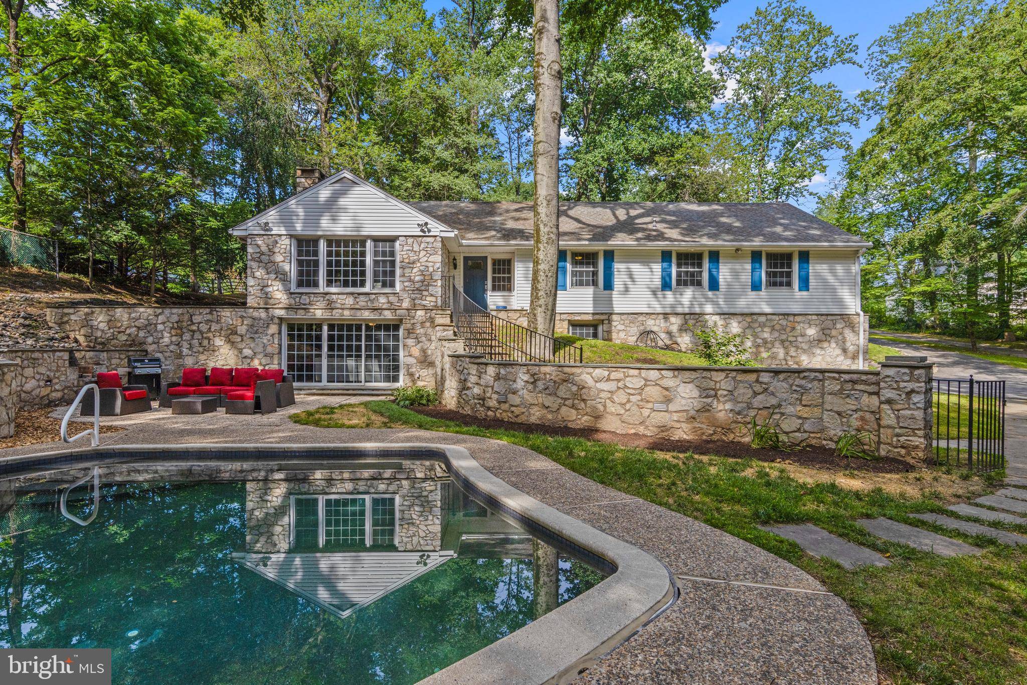 Wayne, PA 19087,13 WEIRWOOD RD