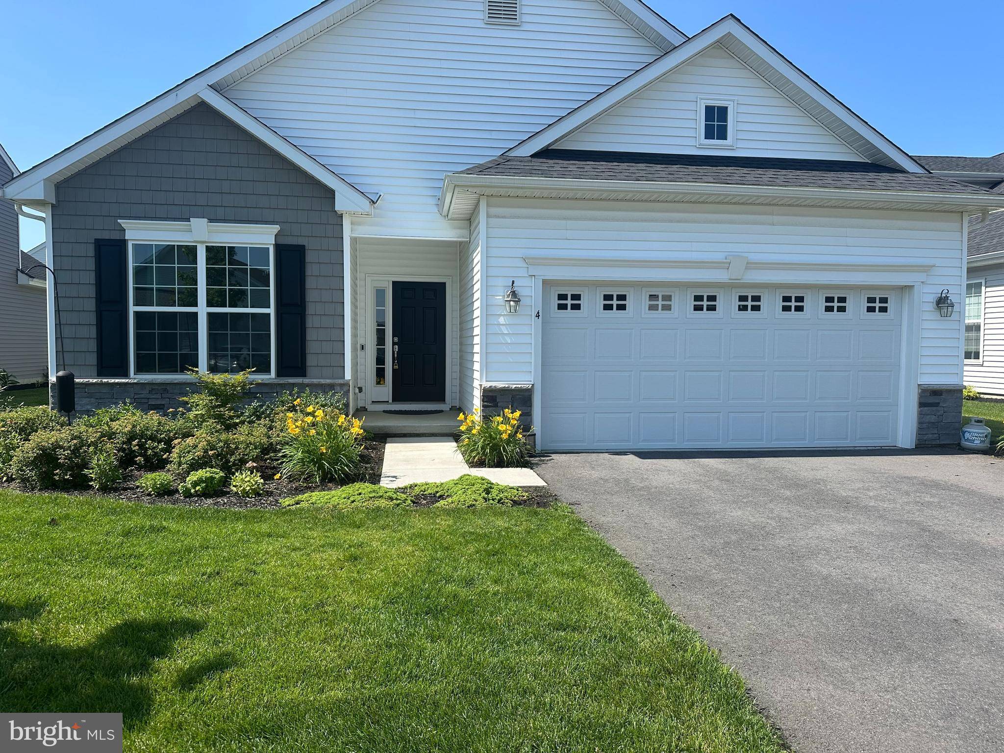 Eastampton, NJ 08060,4 BOARDWALK DR
