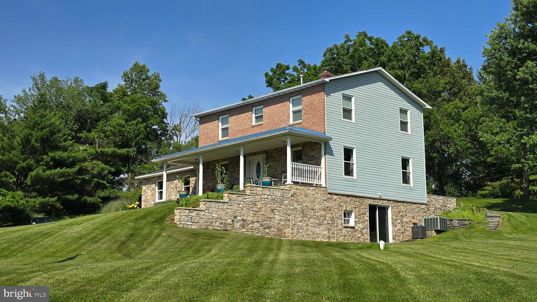 Glen Rock, PA 17327,93 W CENTER ST