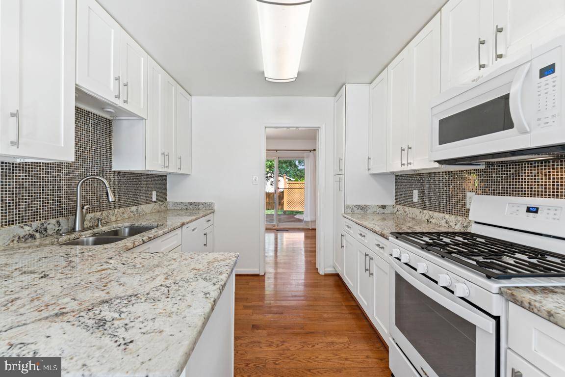 Vienna, VA 22182,1730 PINE VALLEY DR