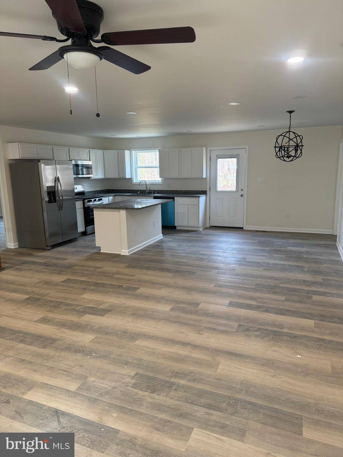 Harpers Ferry, WV 25425,327 RED BIRD LN