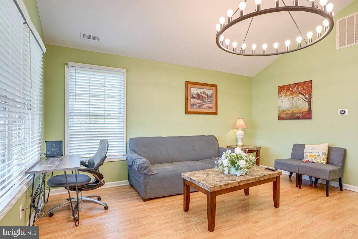 Luray, VA 22835,4 BRUMBACK AVE