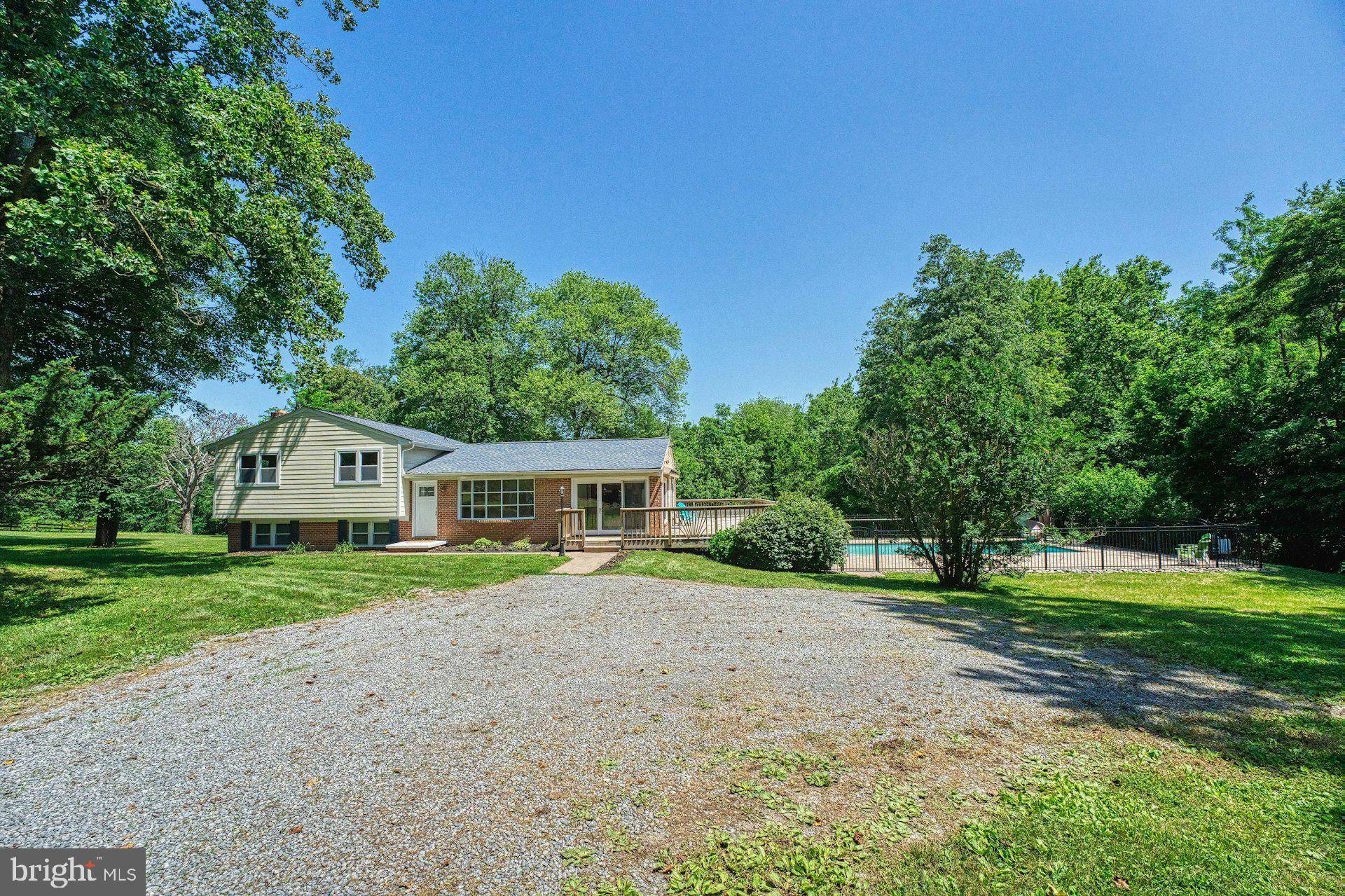 Lovettsville, VA 20180,38308 LONG LN