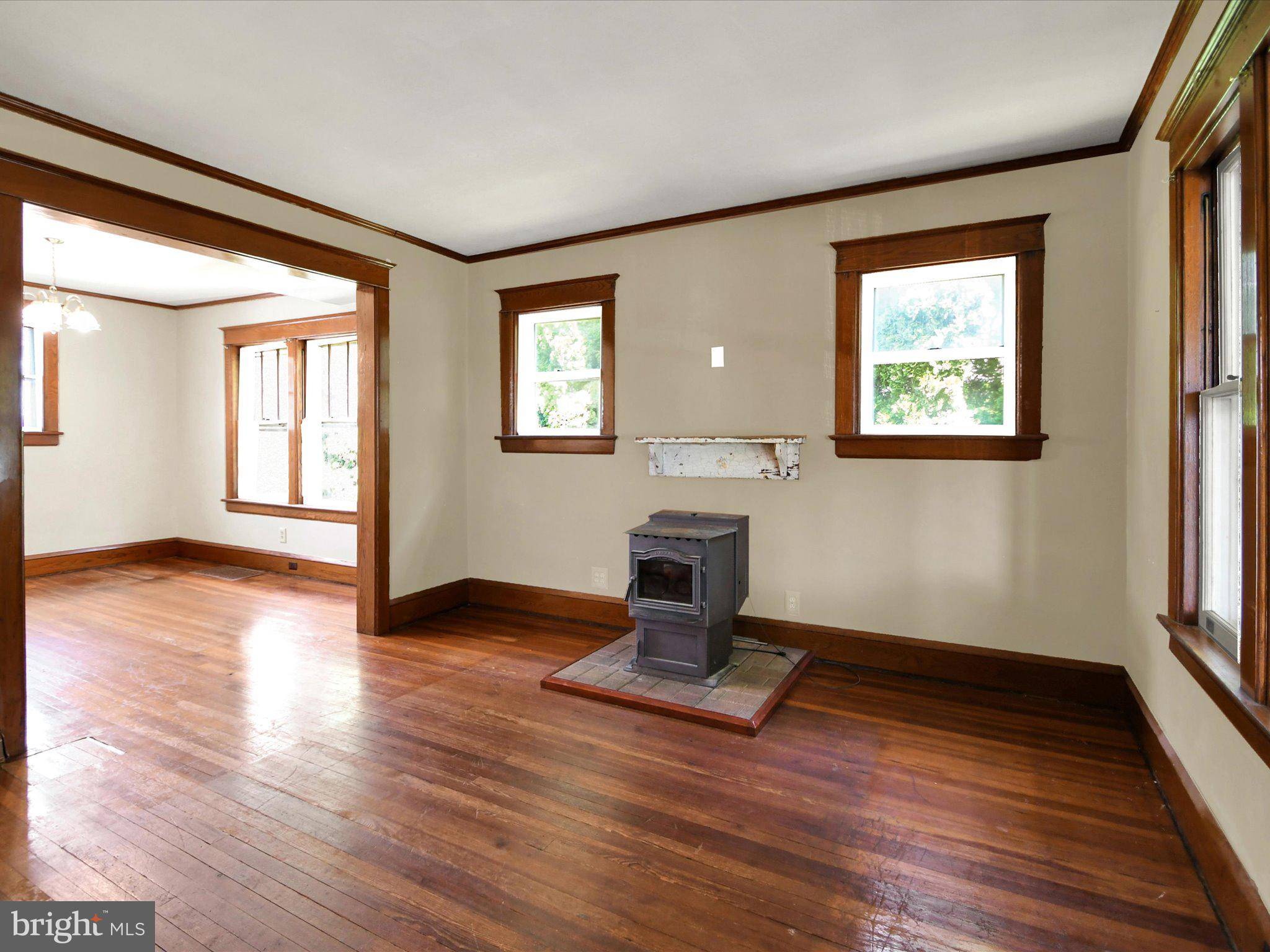 Nazareth, PA 18064,114 S NEW ST