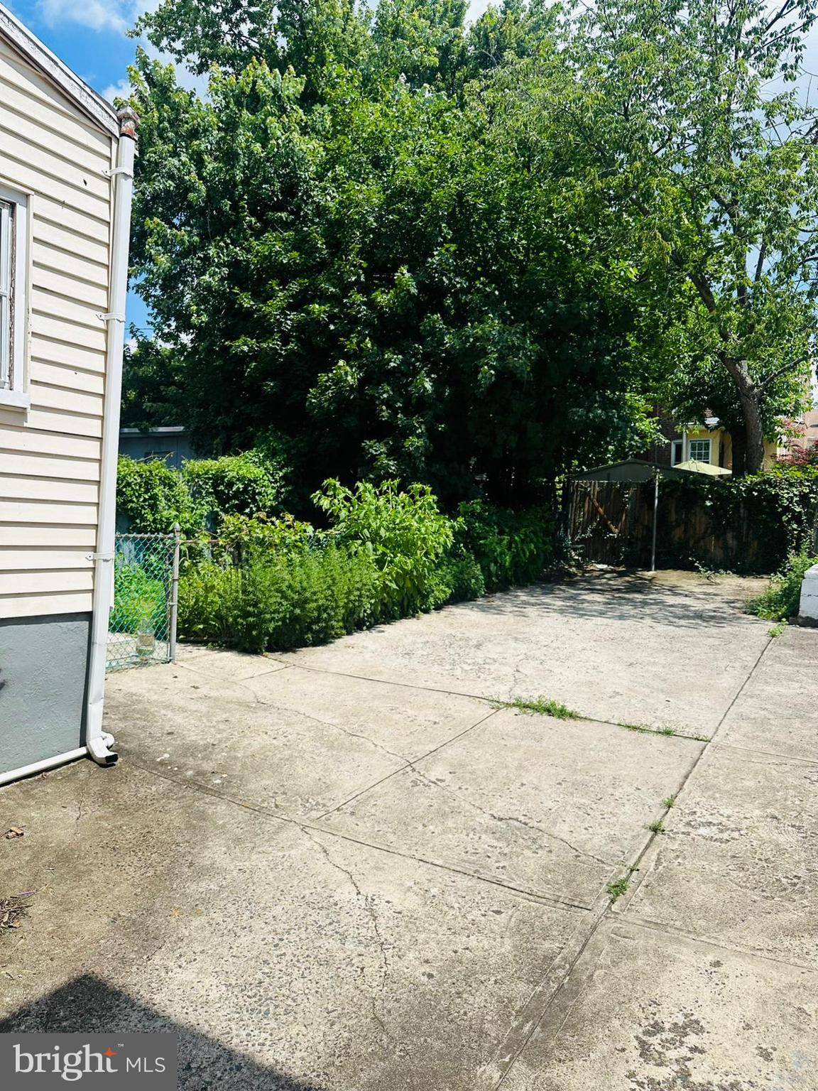 Trenton, NJ 08618,656 RUTHERFORD AVE