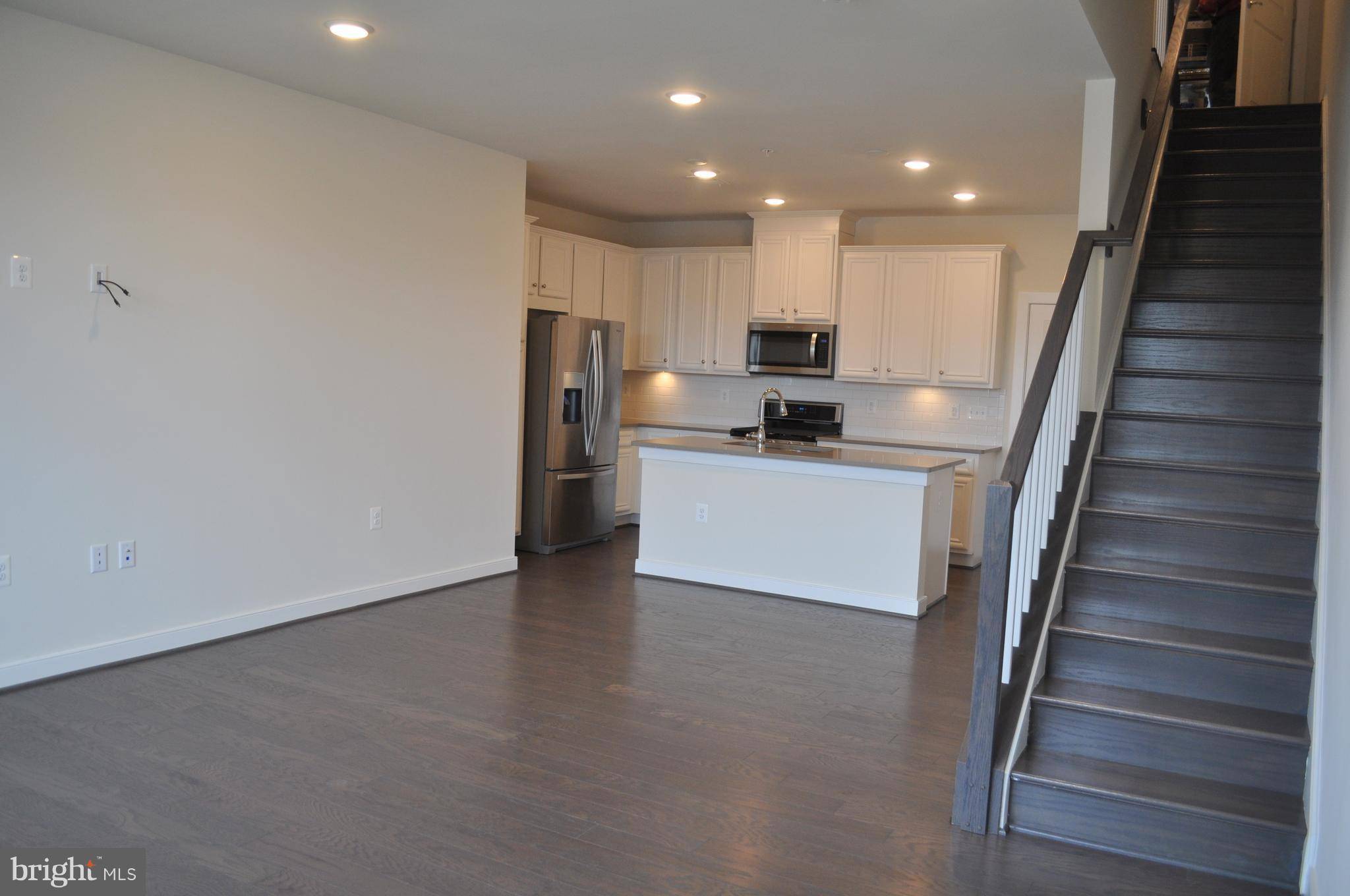 Herndon, VA 20171,13424 ARROWBROOK CENTRE DR #8