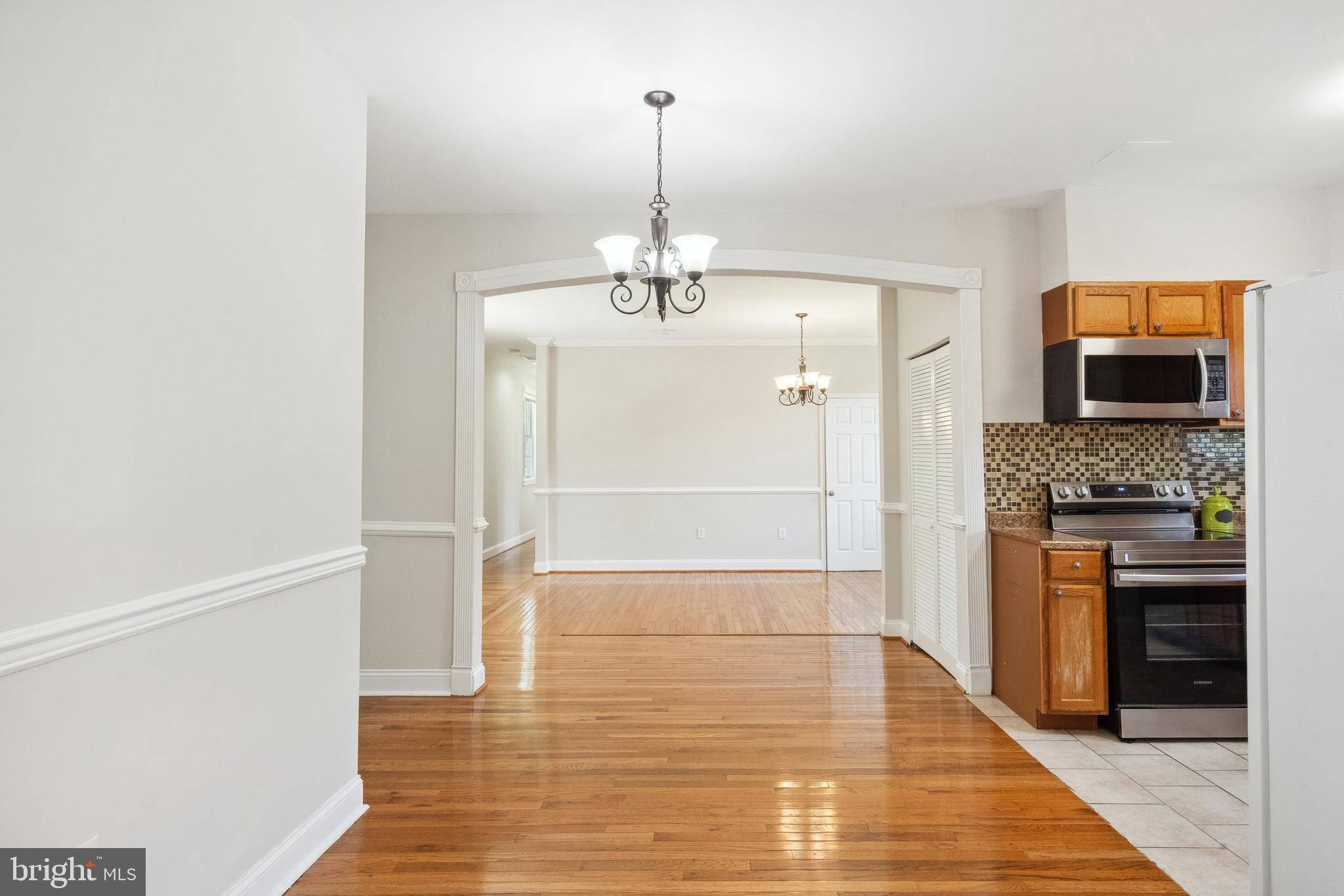 Annandale, VA 22003,6442 HOLYOKE DR