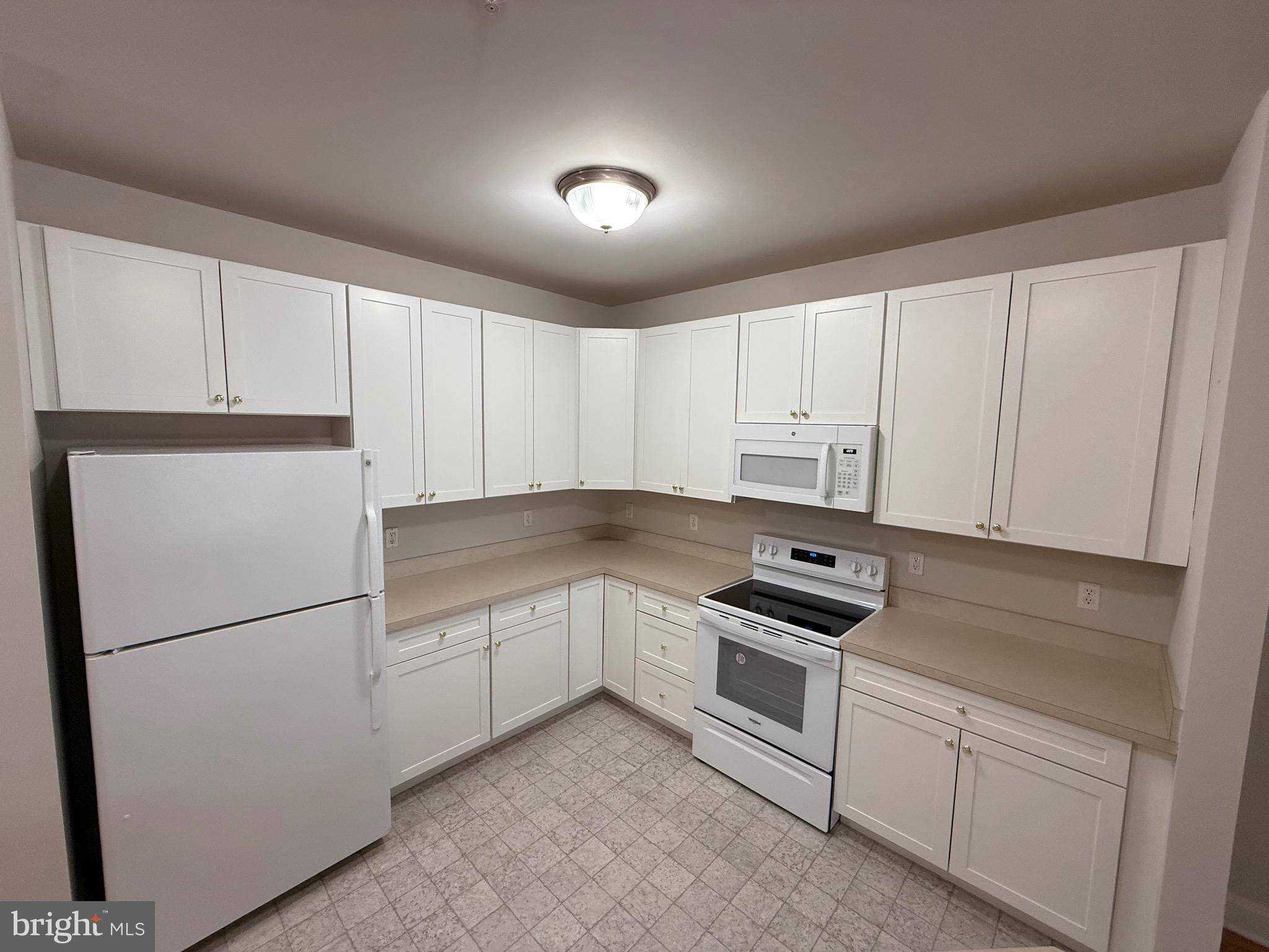 Newark, DE 19713,3000-UNIT FOUNTAINVIEW CIR #3204