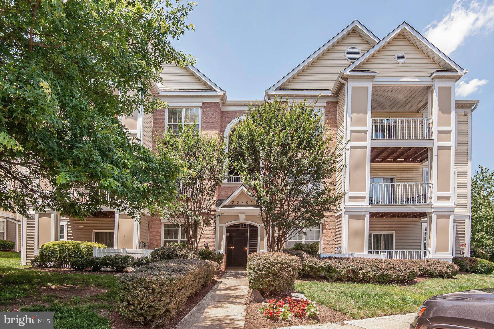 Ashburn, VA 20147,20901 CEDARPOST SQ #101