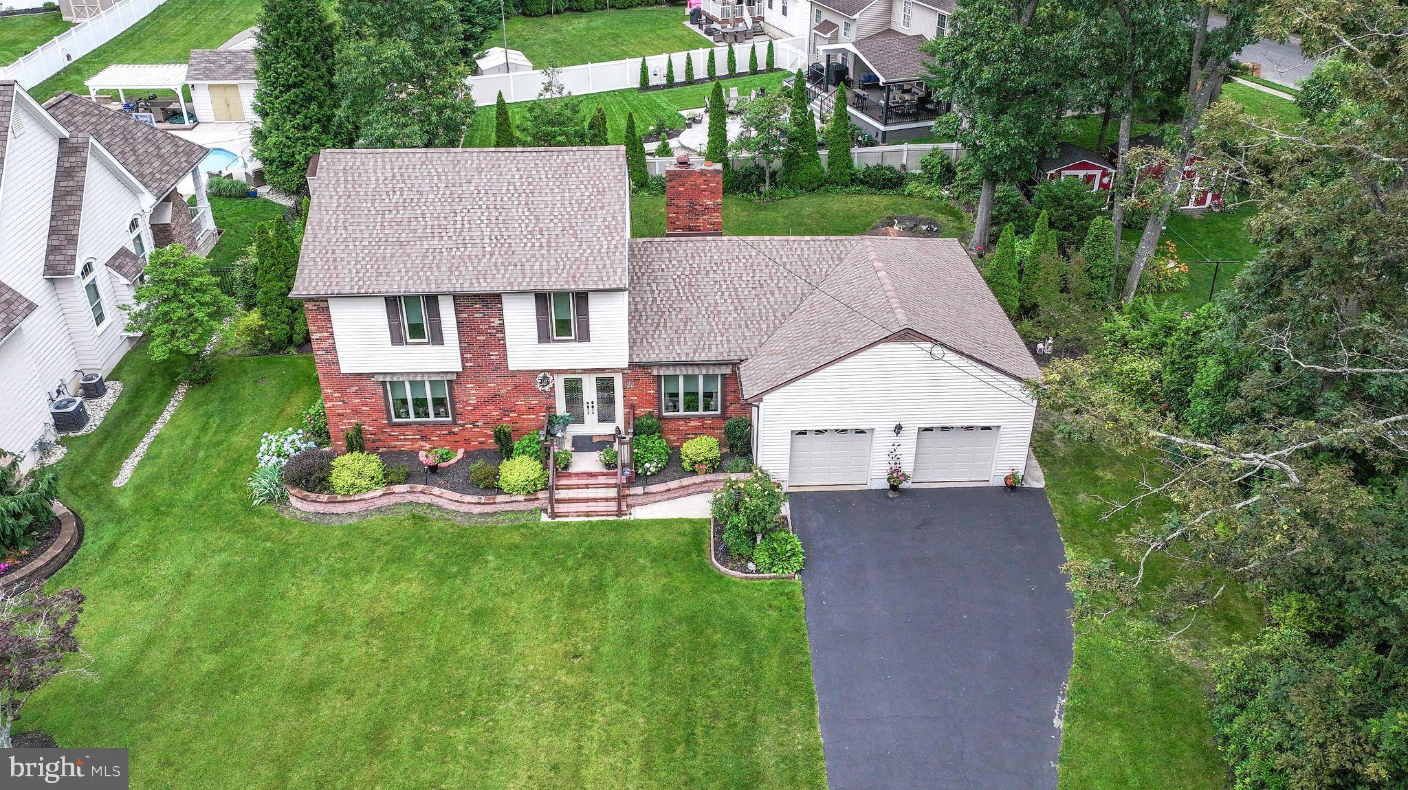 Hammonton, NJ 08037,32 LAKESHORE DR