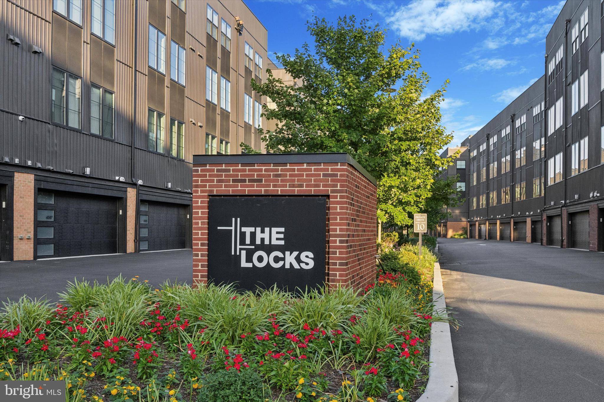 Philadelphia, PA 19127,4548 RIVERSIDE WAY
