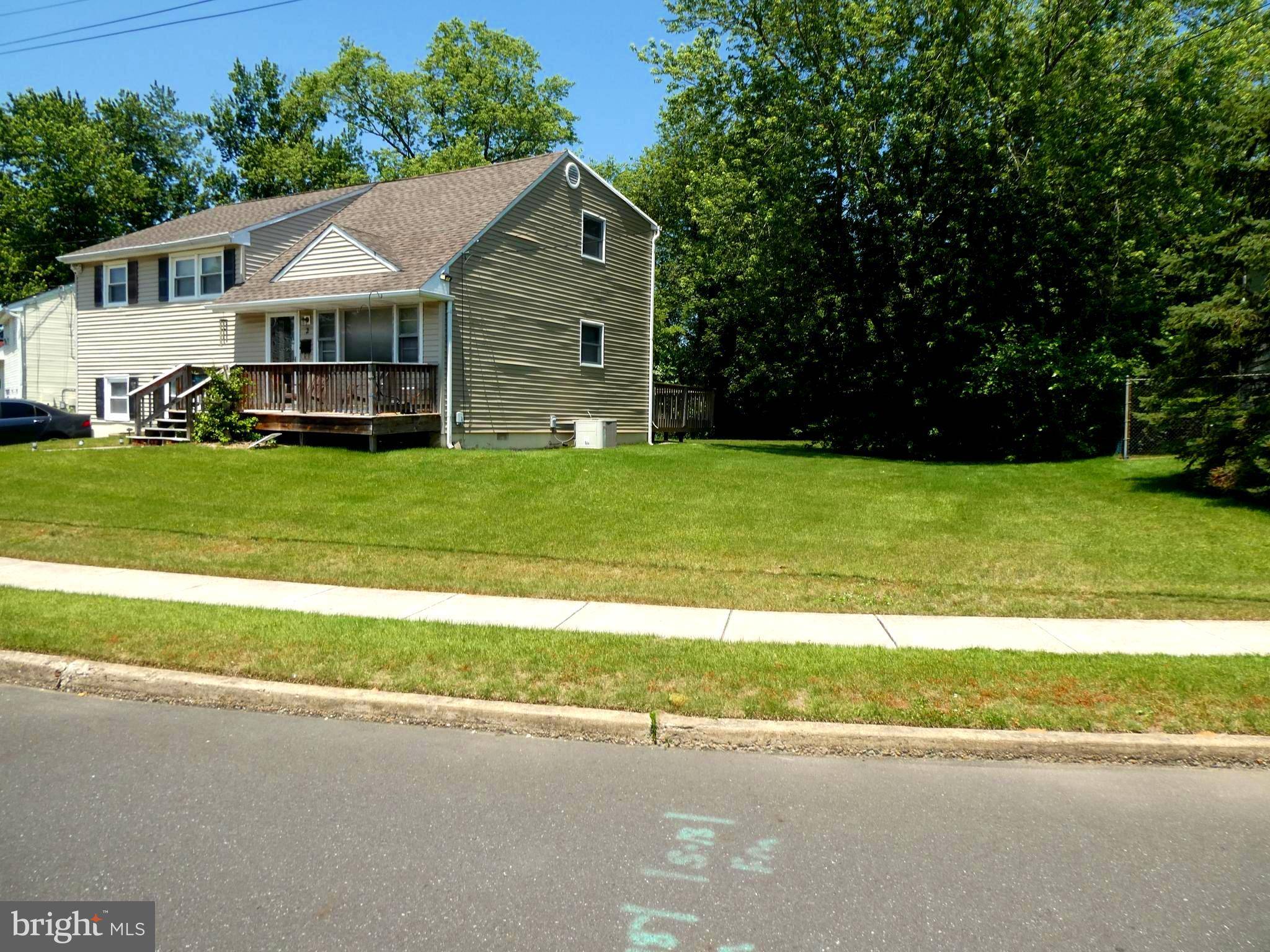 Berlin, NJ 08009,2 PINEVIEW AVE