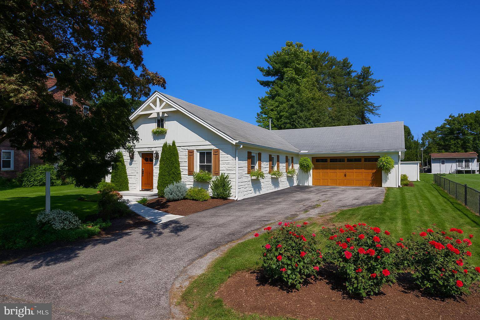Lancaster, PA 17601,137 MAPLE LN