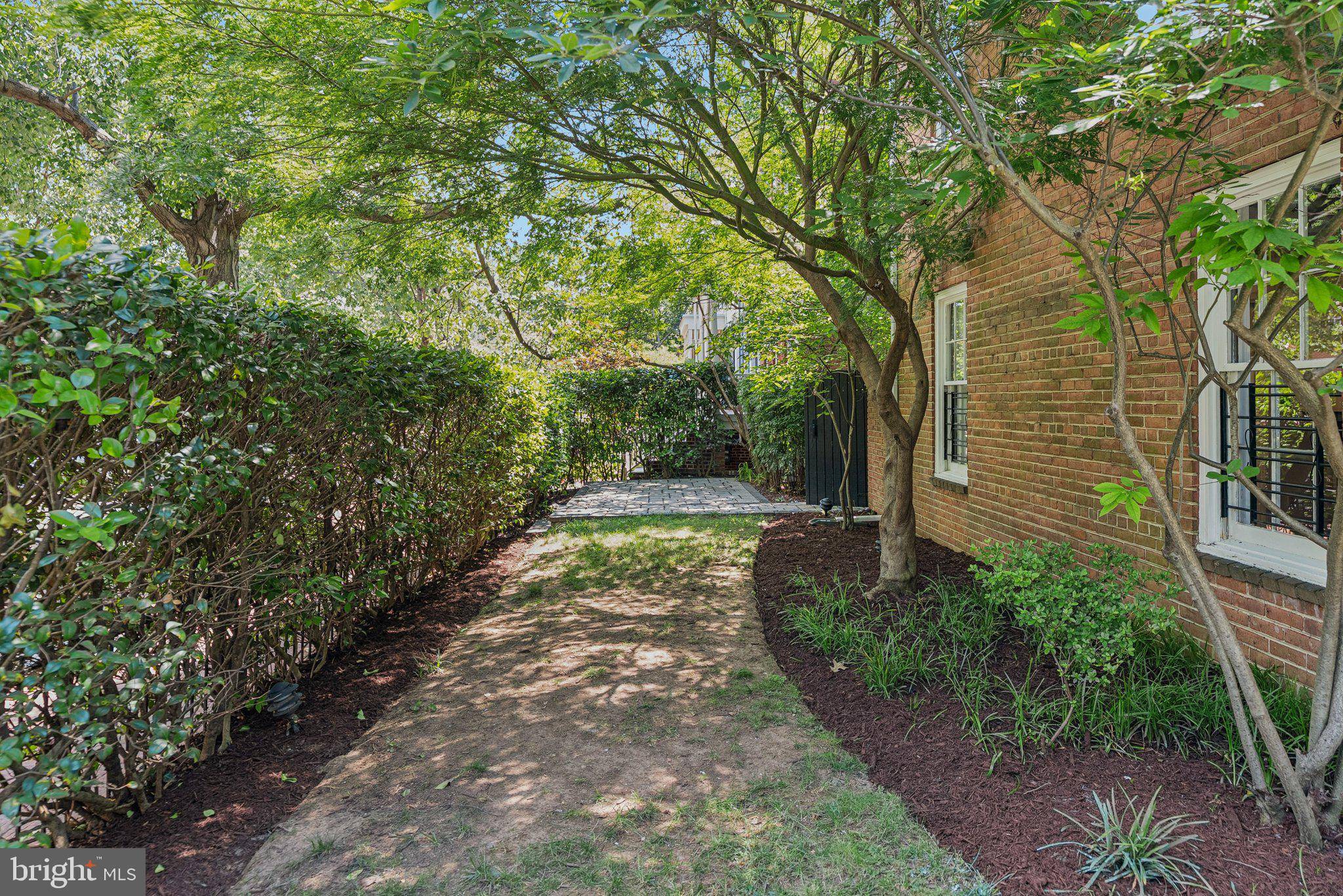 Washington, DC 20003,657 E ST SE