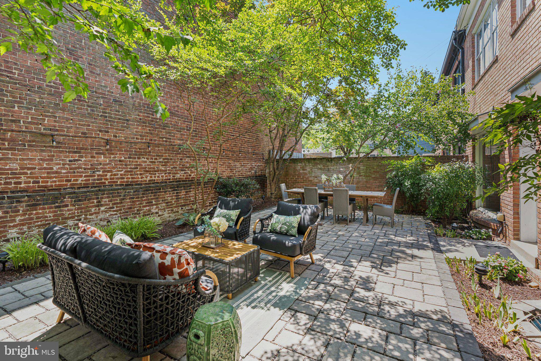 Washington, DC 20003,657 E ST SE