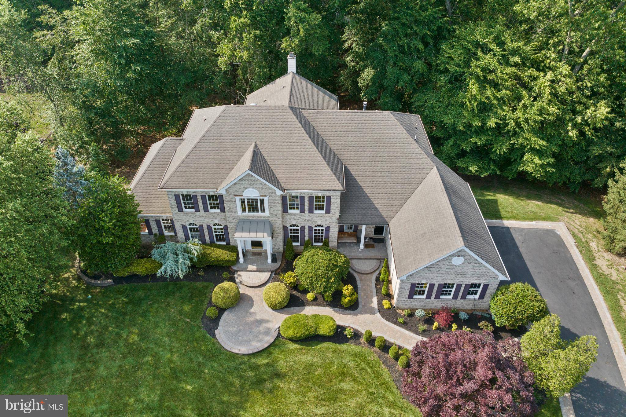 Cranbury, NJ 08512,7 SHADY BROOK LN