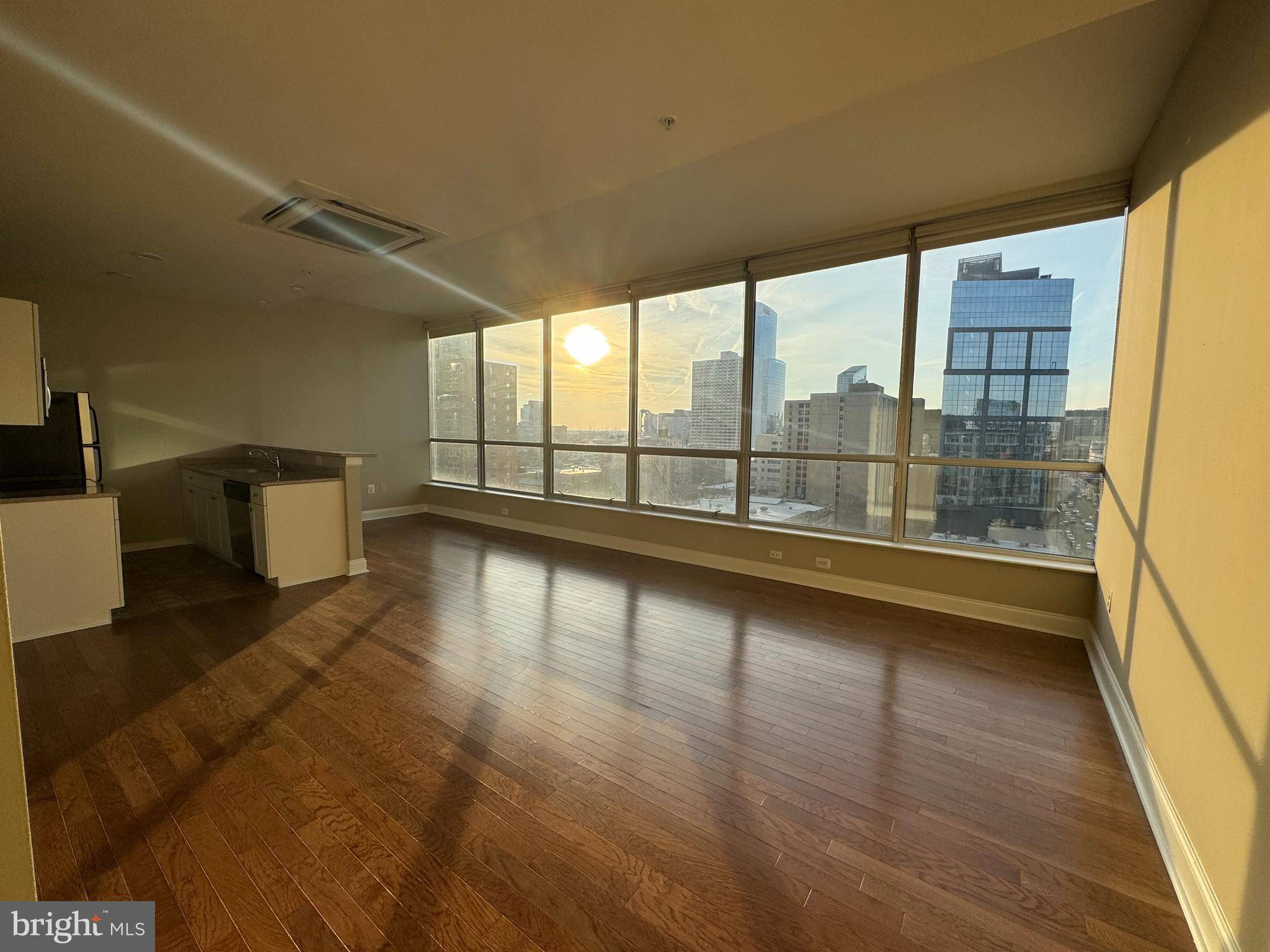 Philadelphia, PA 19103,2040 MARKET ST #1022