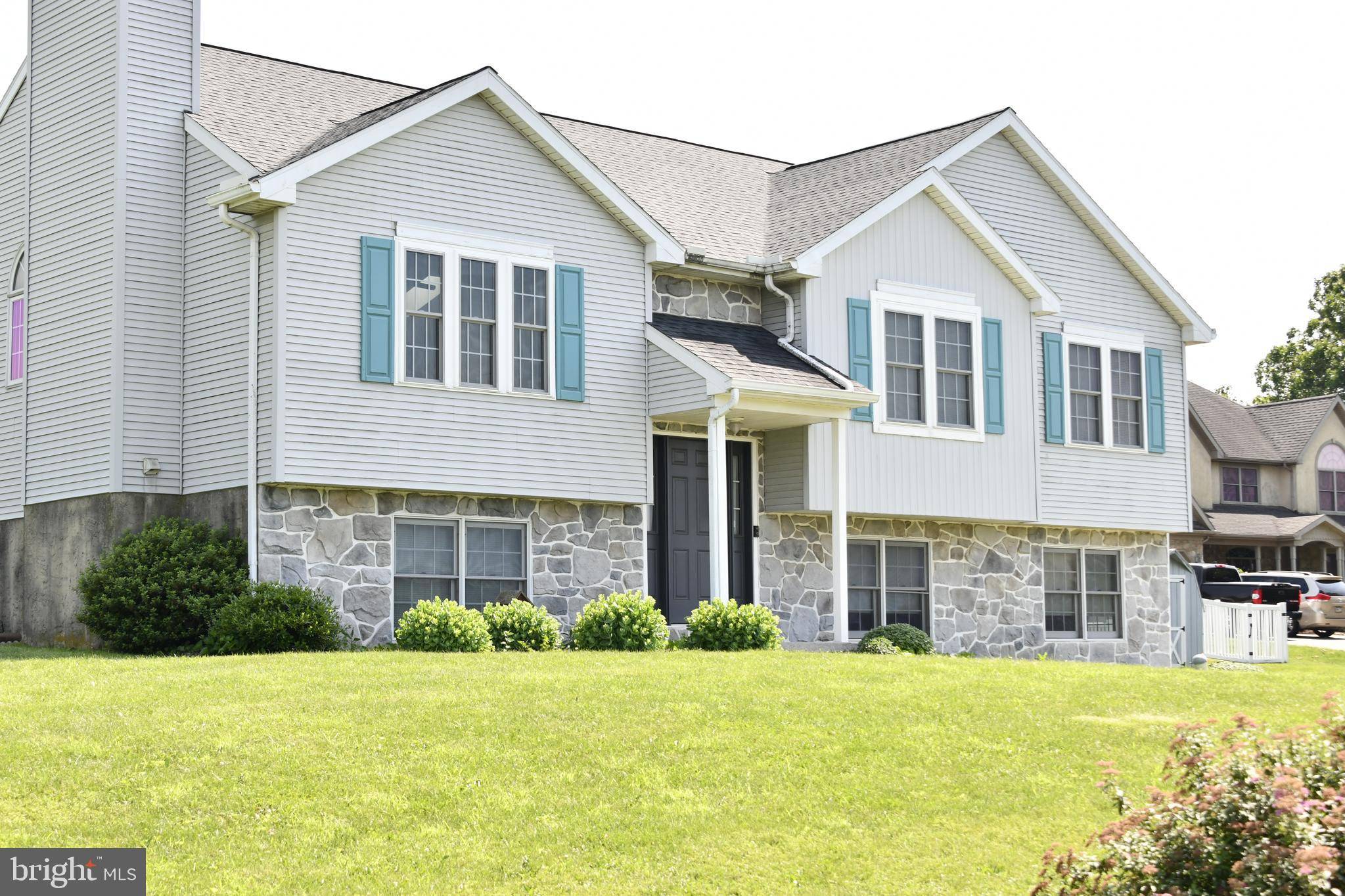 Gordonville, PA 17529,3740 COUNTRY LN