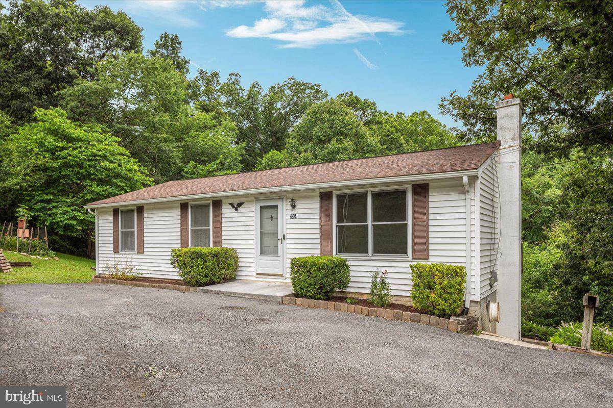 Front Royal, VA 22630,235 APPLE WAY
