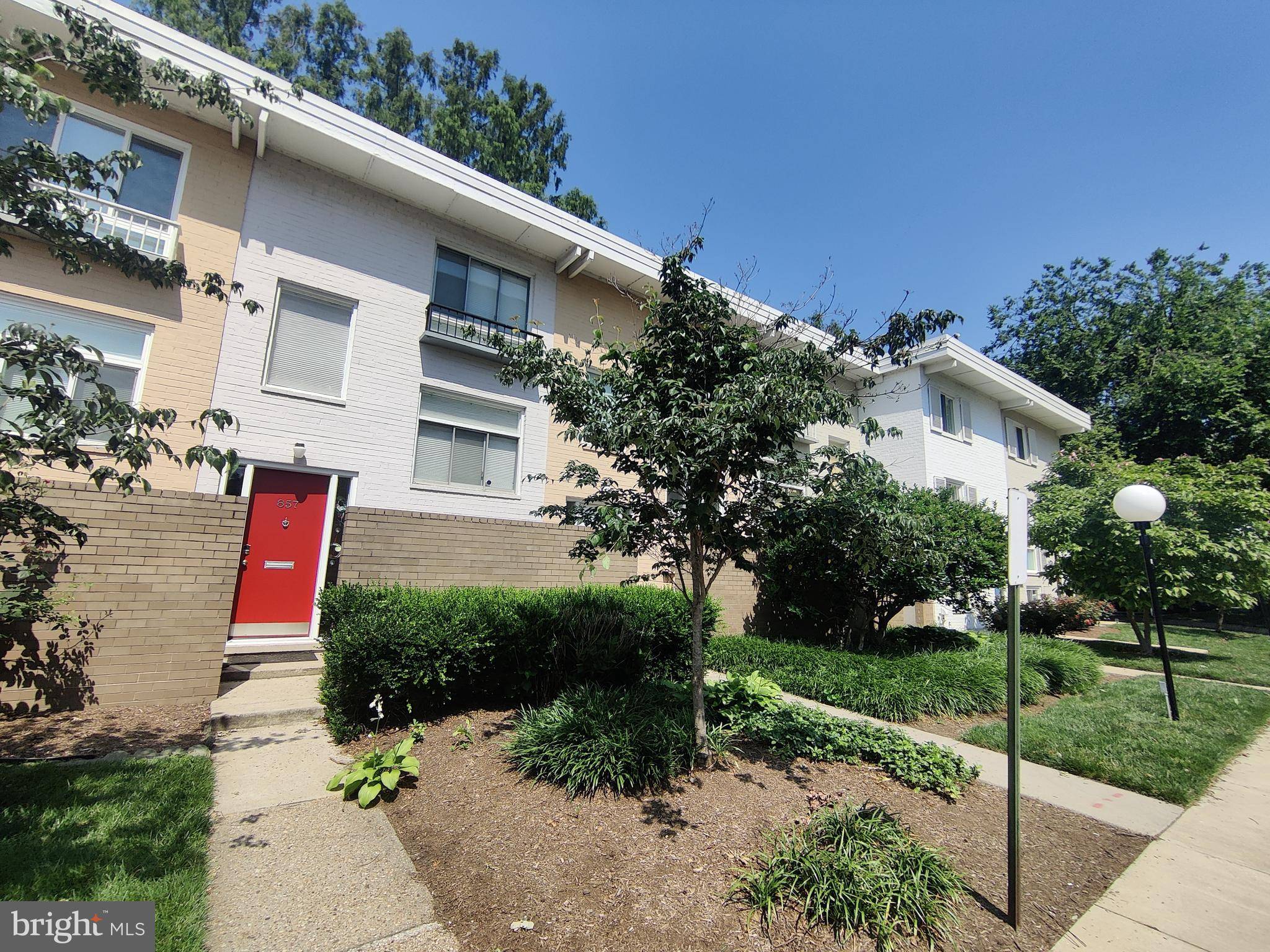 Washington, DC 20024,857 3RD ST SW #104