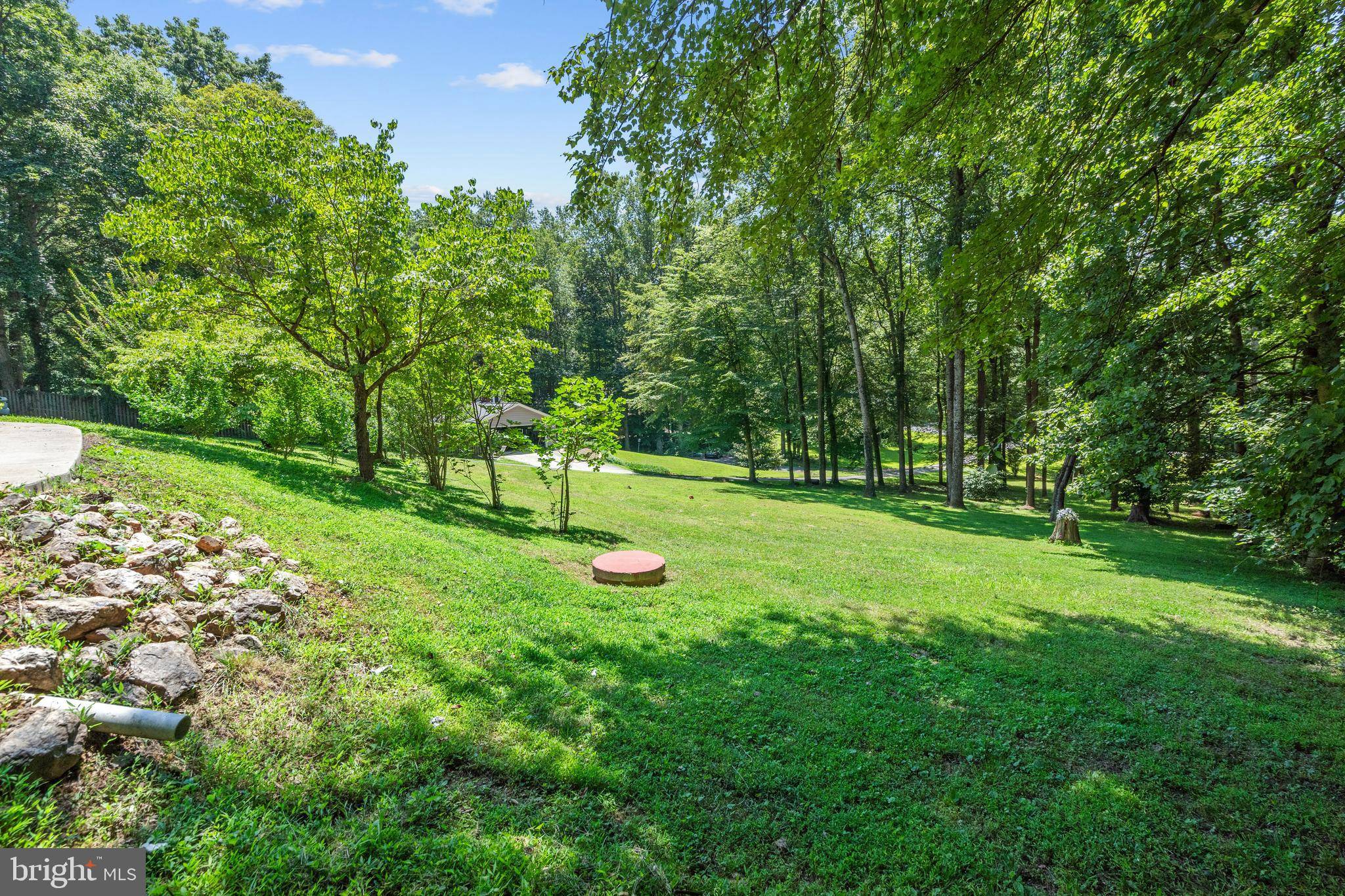 Oakton, VA 22124,10418 ADEL RD