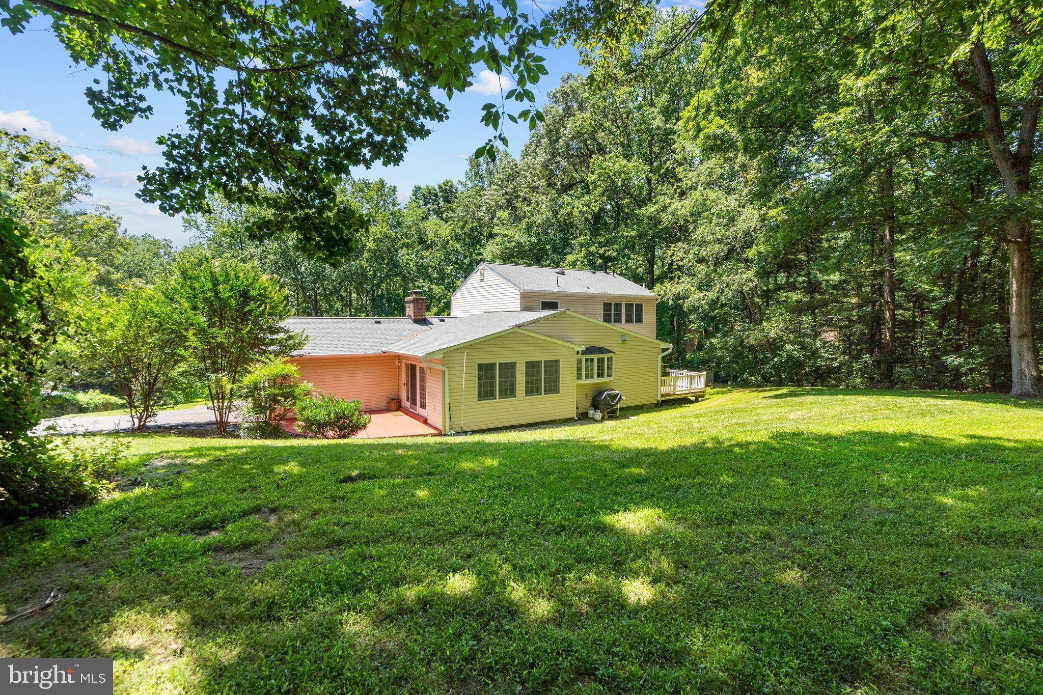 Oakton, VA 22124,10418 ADEL RD
