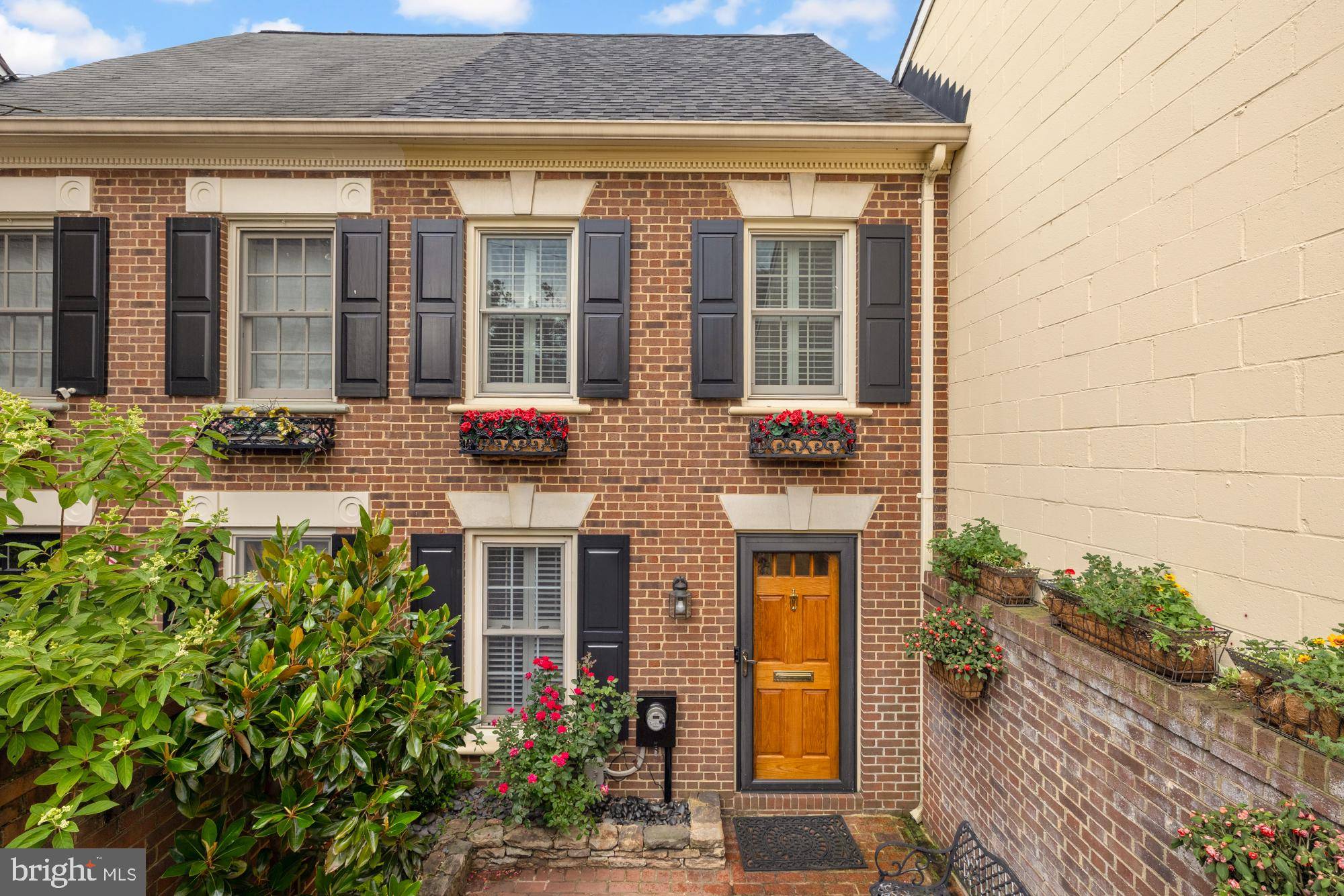 Alexandria, VA 22314,624 S PITT ST #1/2