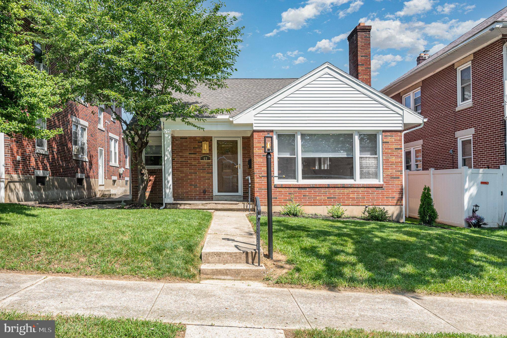 Hershey, PA 17033,69 W AREBA AVE