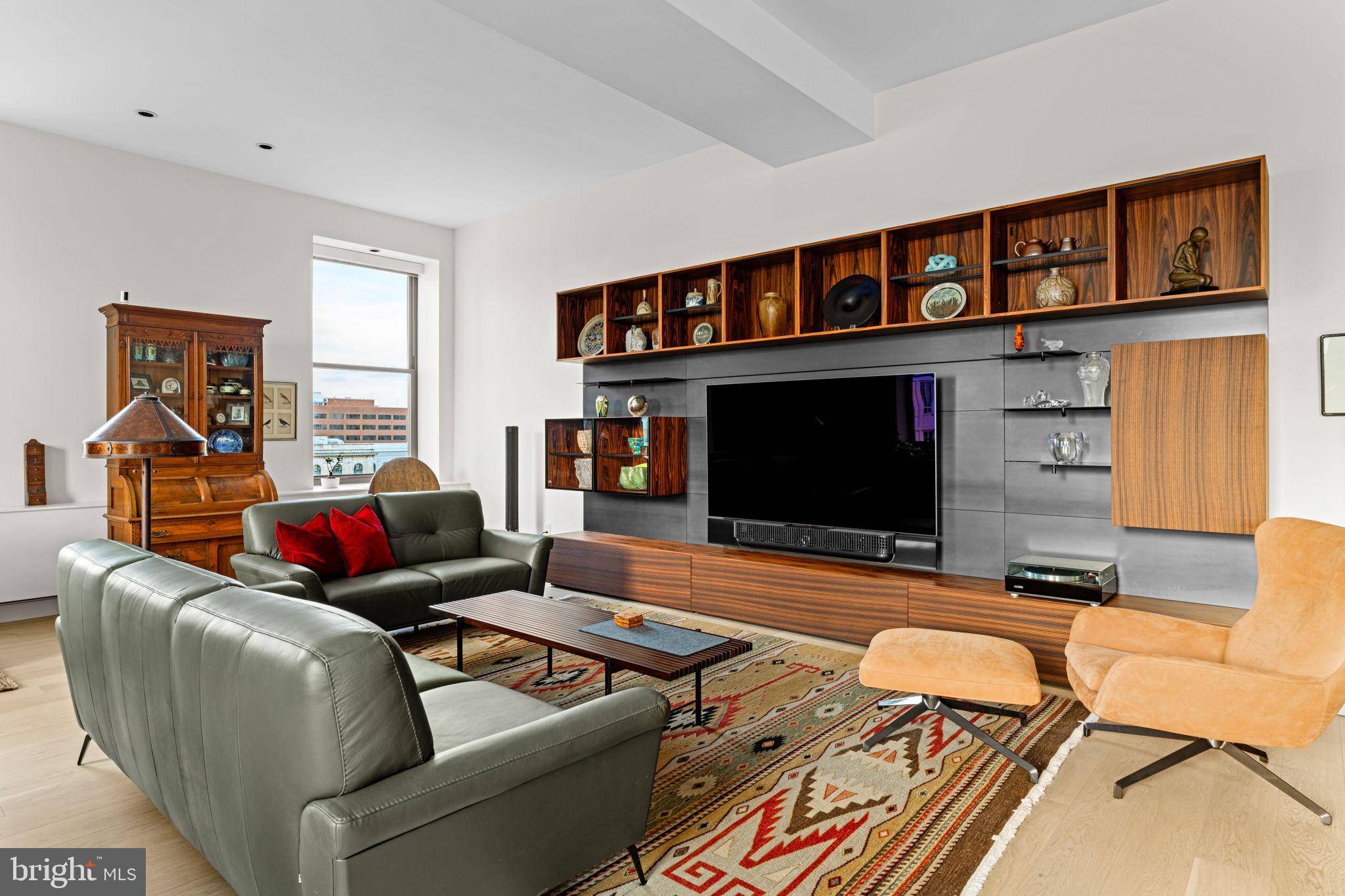 Philadelphia, PA 19106,210 W WASHINGTON SQ #12NW
