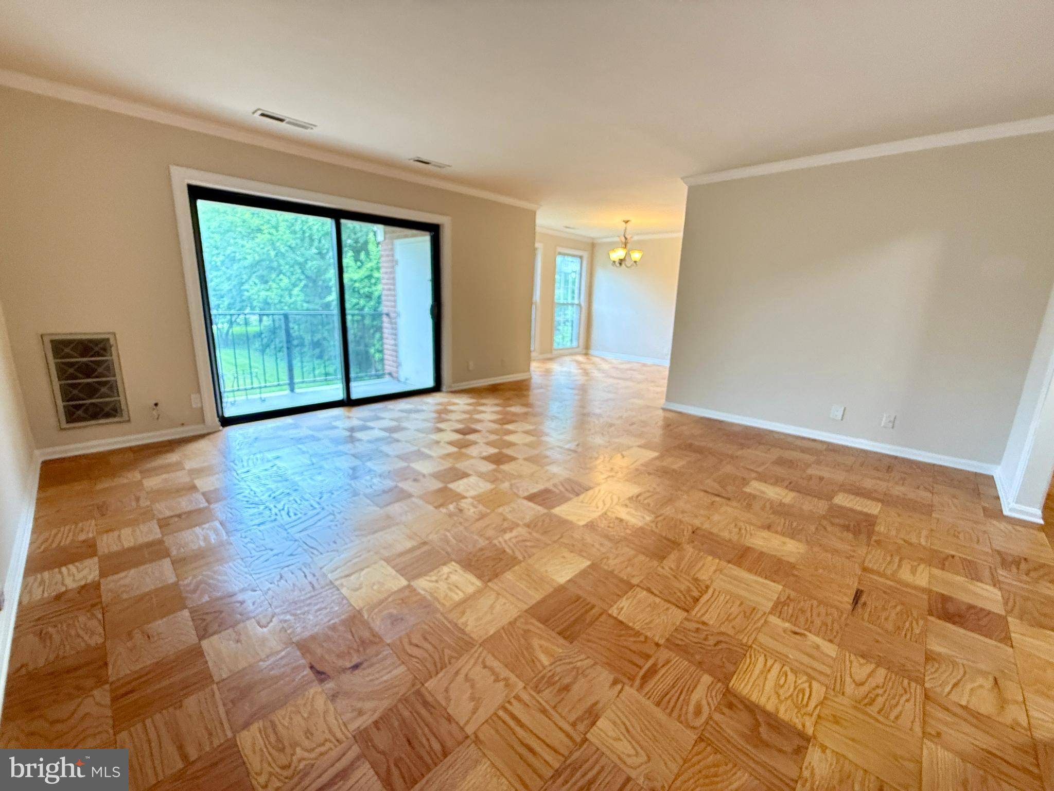 Gaithersburg, MD 20878,868 QUINCE ORCHARD BLVD #202
