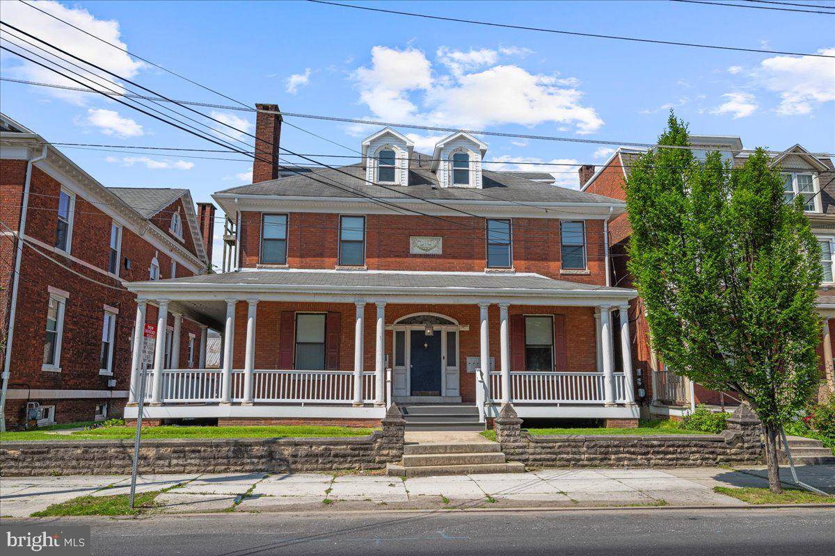 Hanover, PA 17331,206 CARLISLE ST