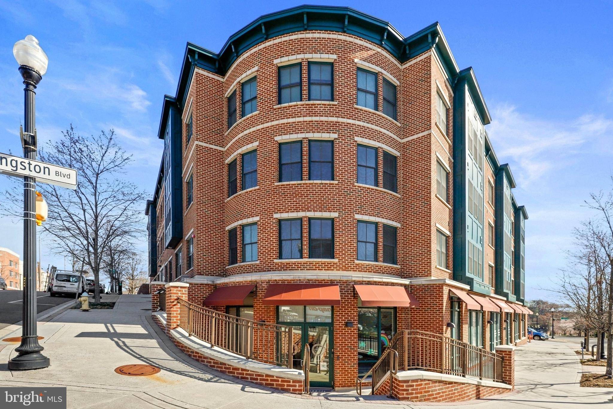 Arlington, VA 22207,2101 N MONROE ST #213