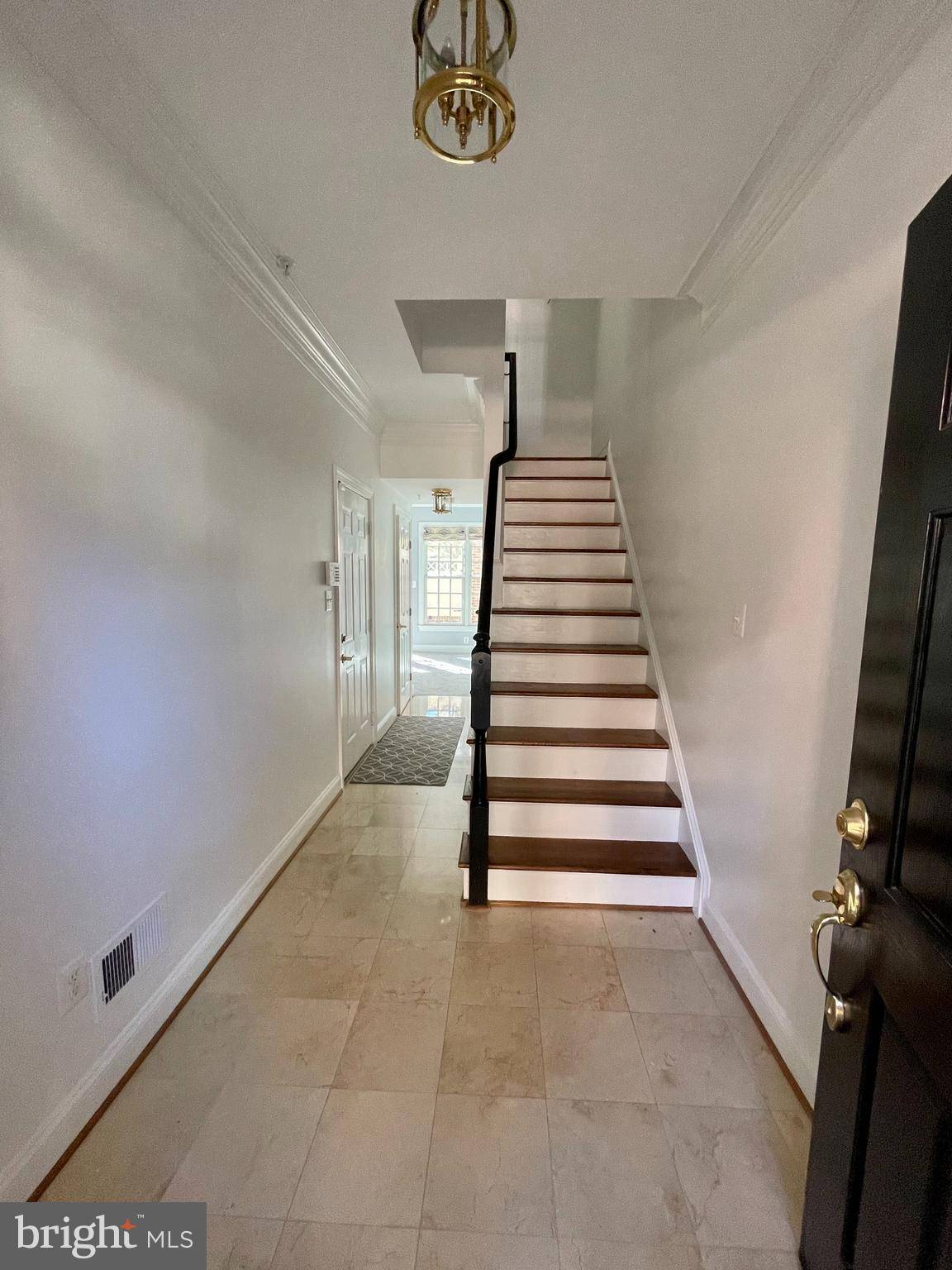 Alexandria, VA 22314,512 BELLVUE PL