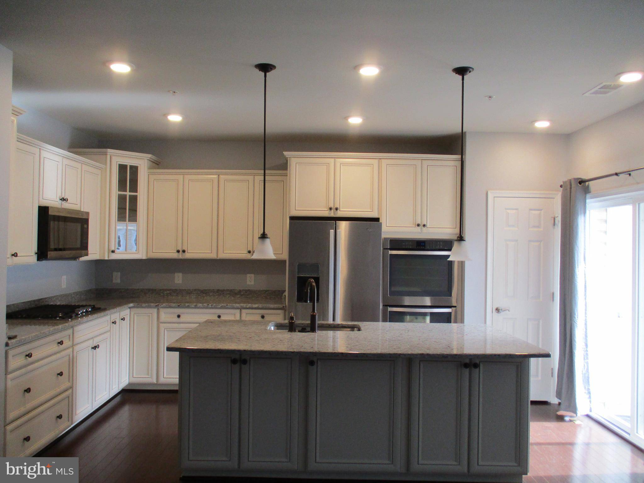 Chantilly, VA 20152,43537 HELMSDALE TER