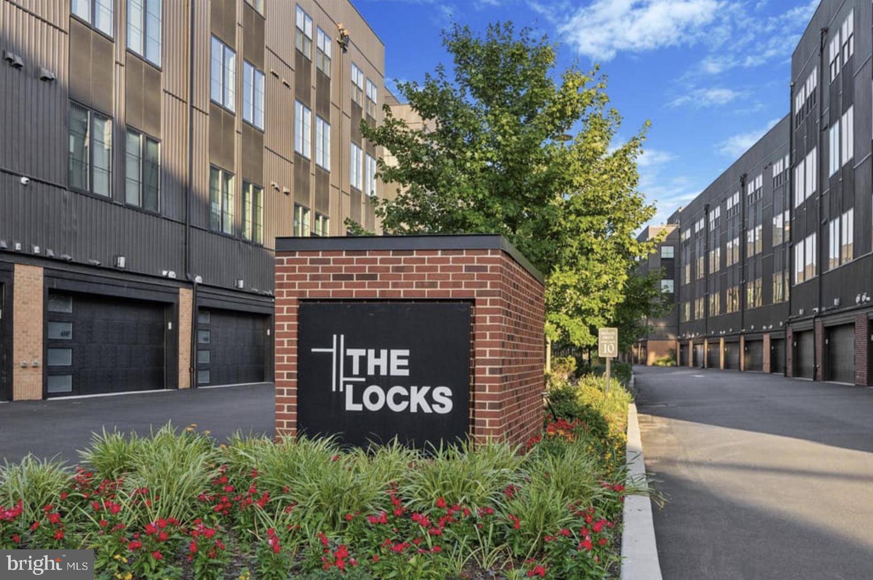 Philadelphia, PA 19127,4523 RIVERSIDE WAY