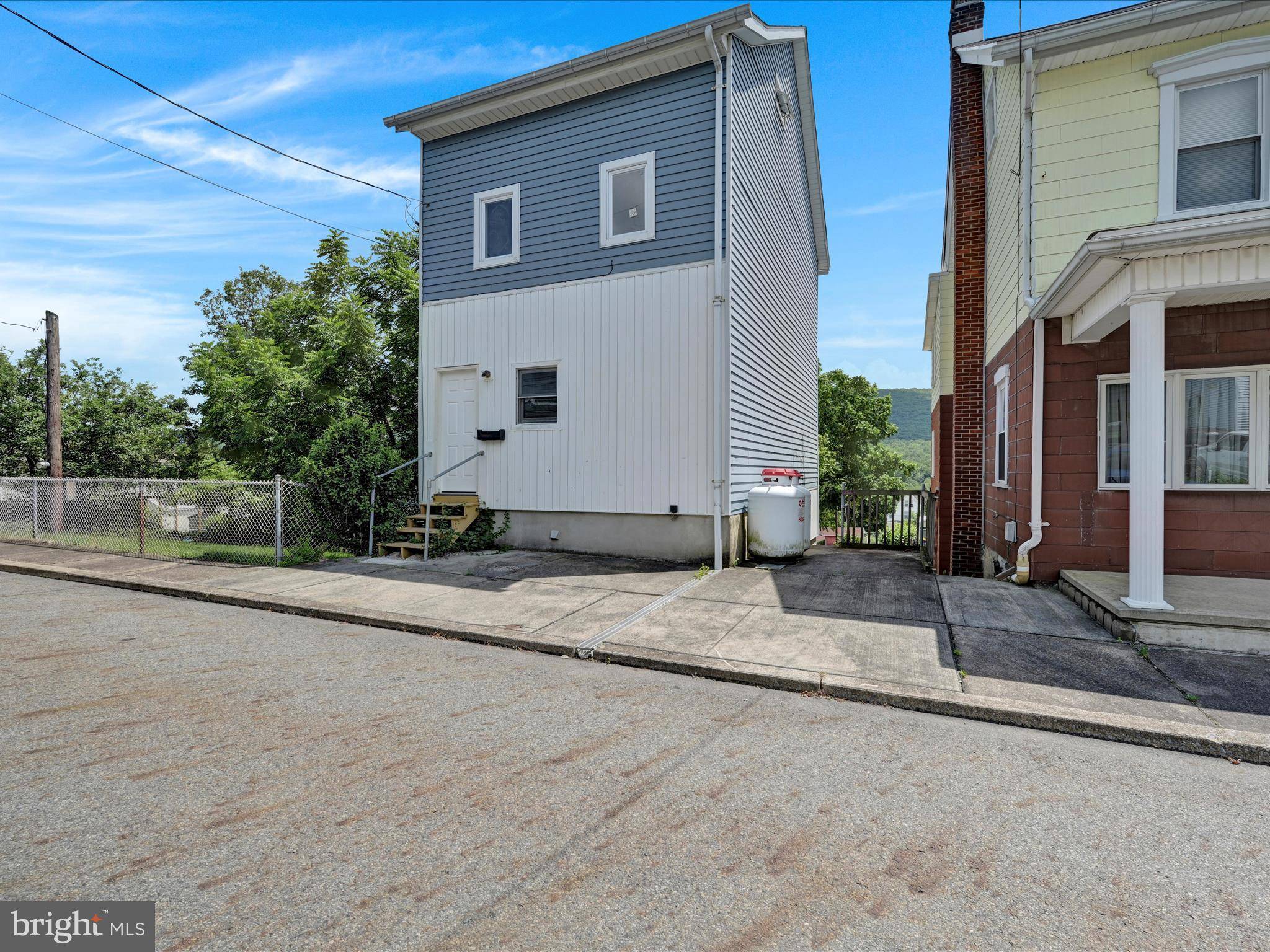 Williamstown, PA 17098,214 E SPRUCE ST