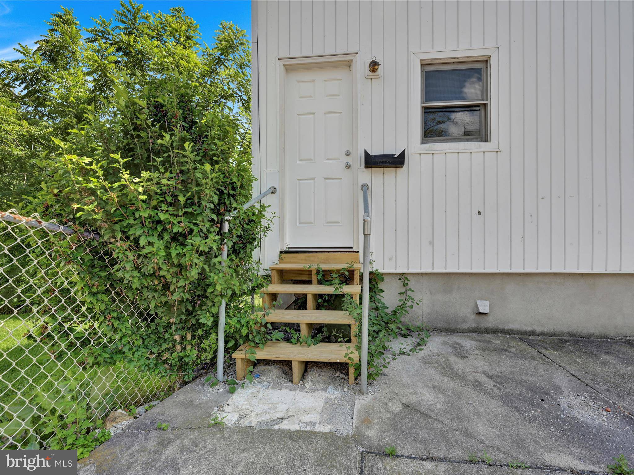 Williamstown, PA 17098,214 E SPRUCE ST