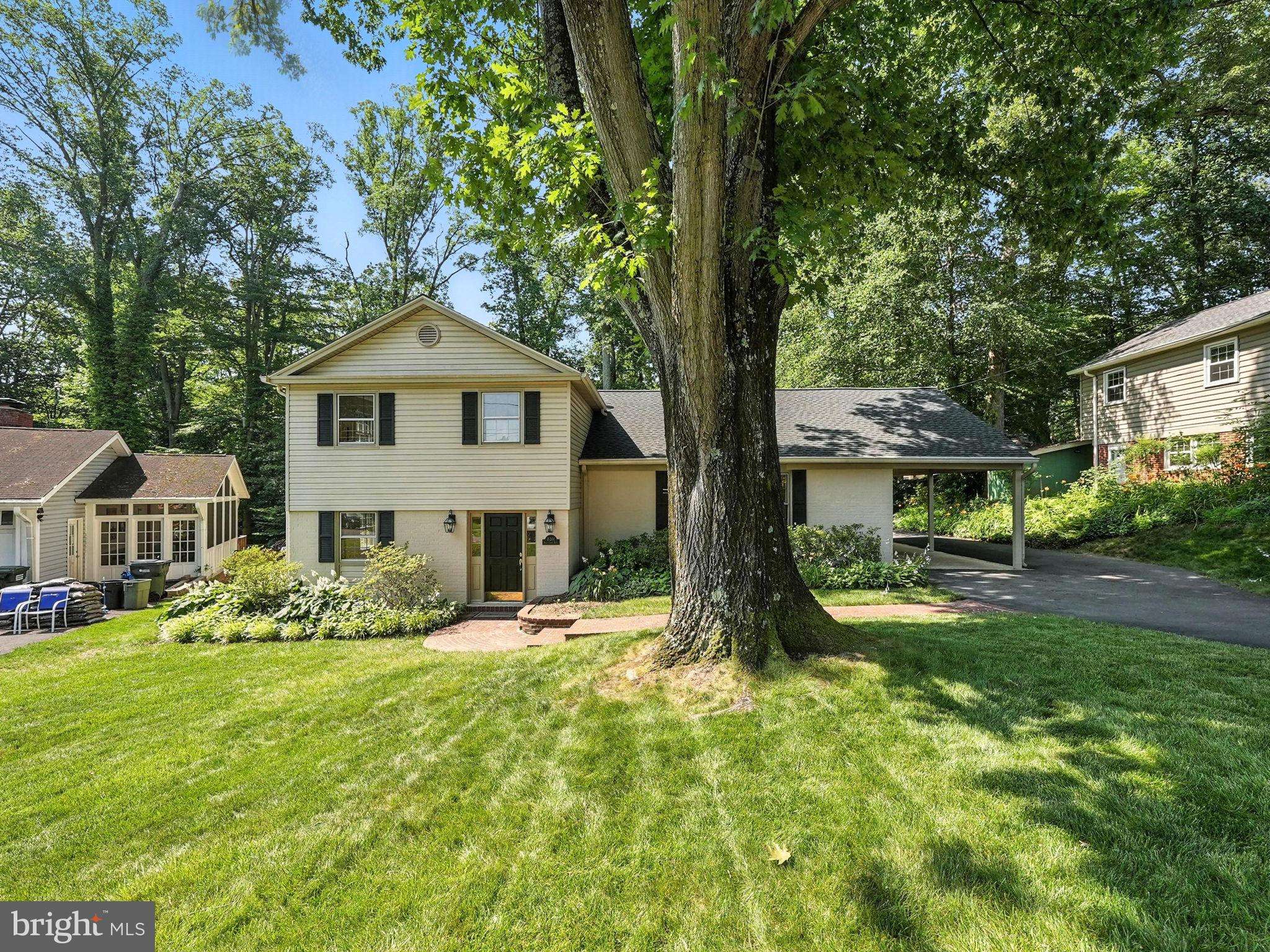 Annandale, VA 22003,8201 BRIAR CREEK DR