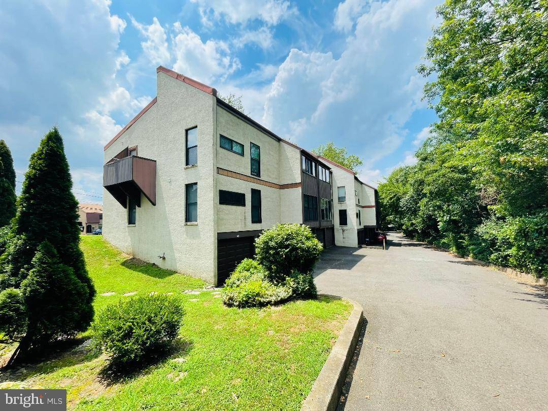 Elkins Park, PA 19027,233 TOWNSHIP LINE RD #4-C