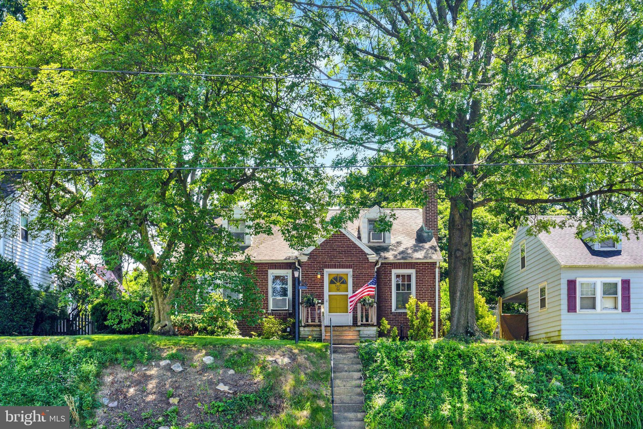 Harrisburg, PA 17109,3805 LOCUST LN