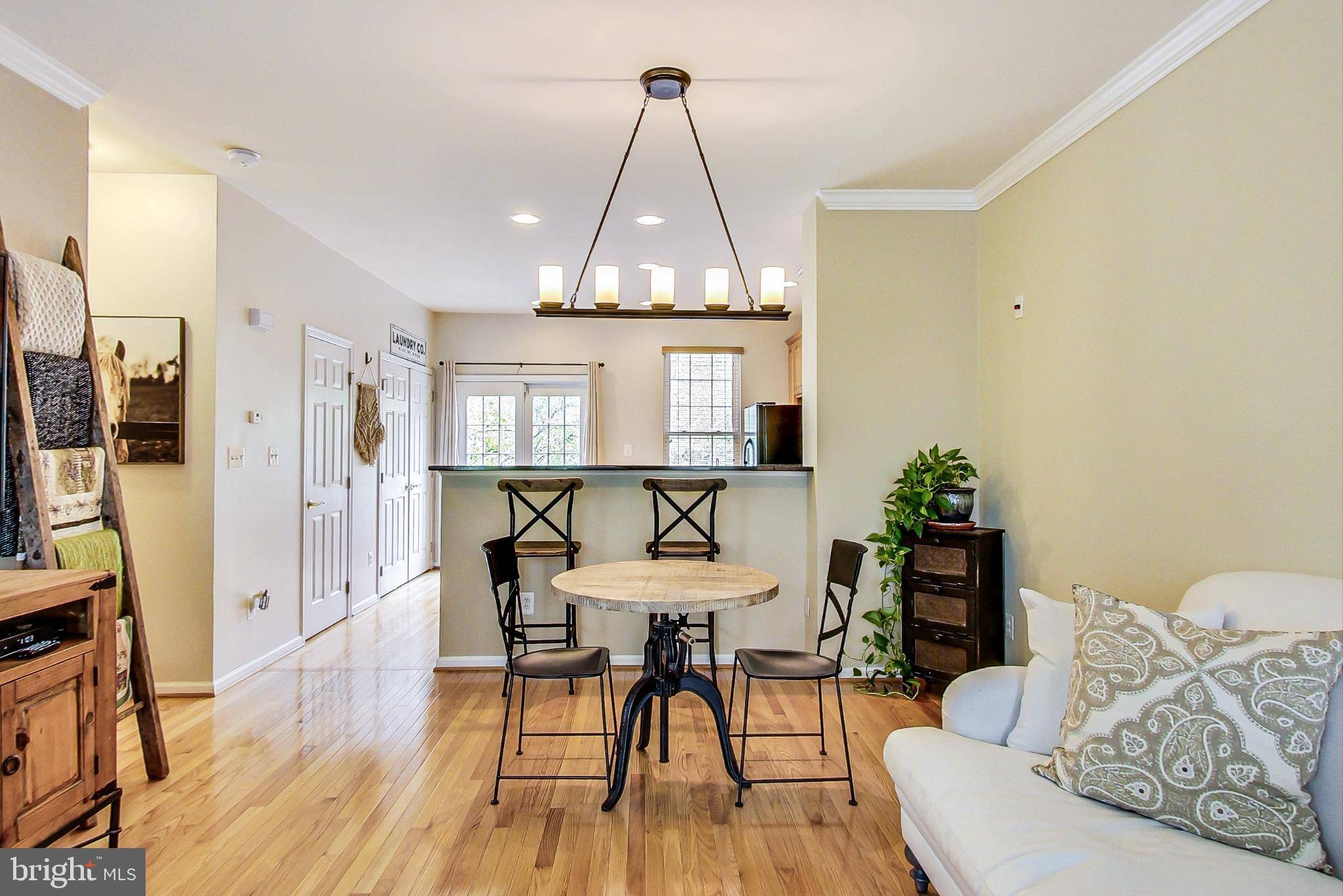 Chantilly, VA 20152,42770 LONGWORTH TER #41B