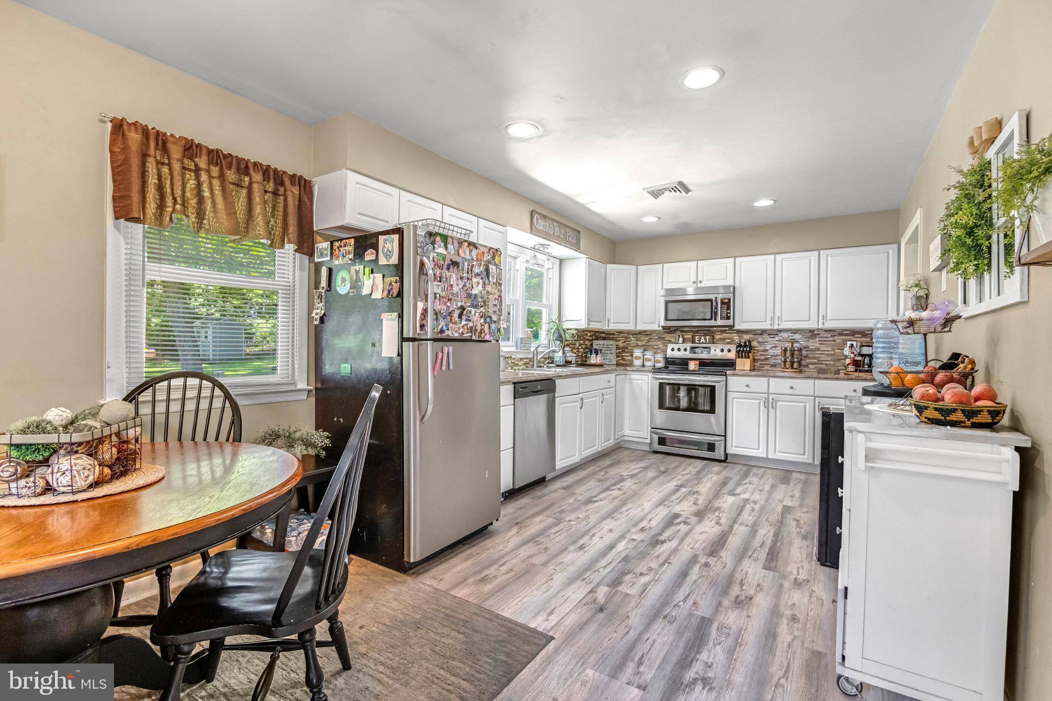 Martinsburg, WV 25403,844 RIDGE RD S
